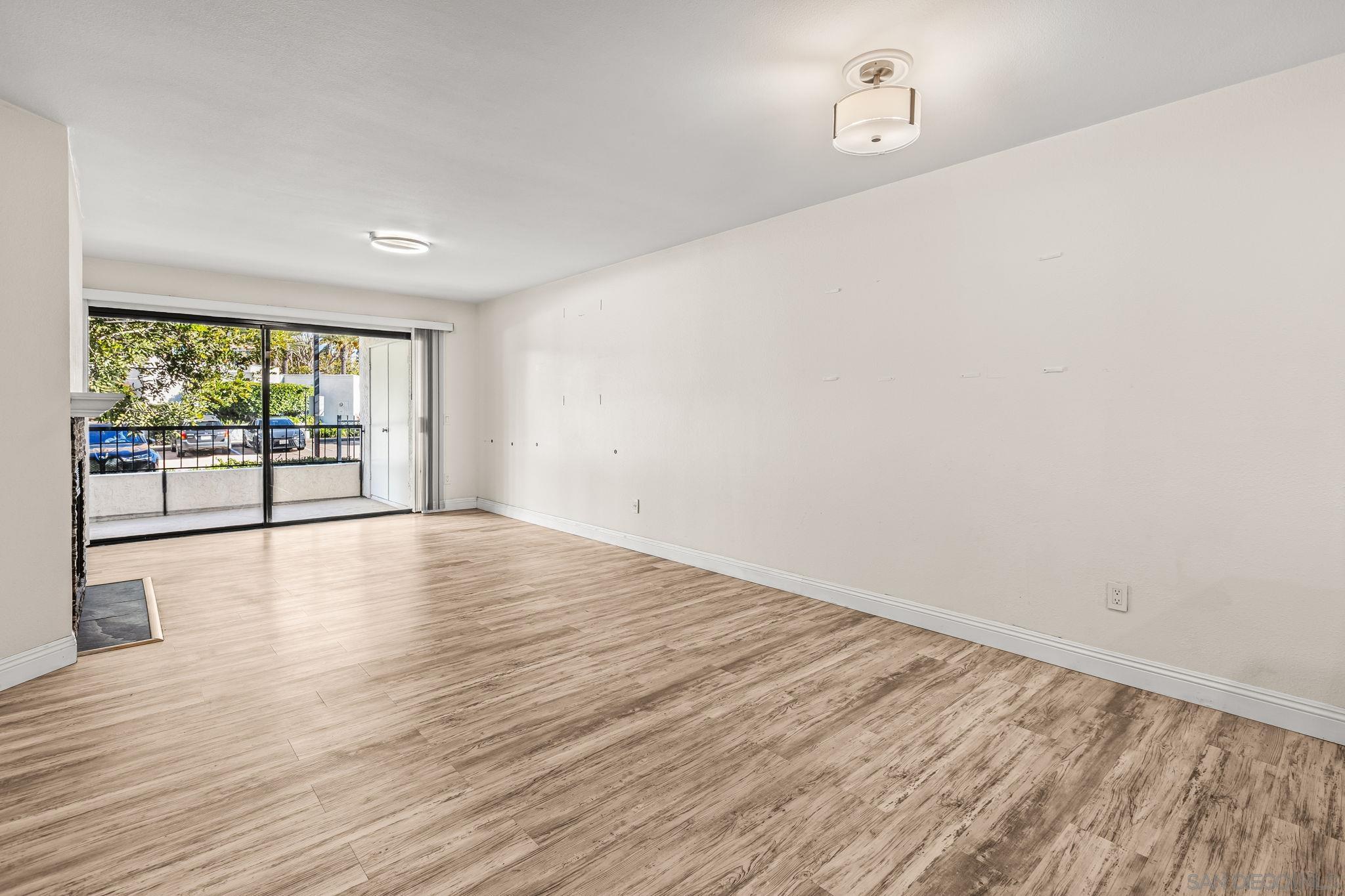 Detail Gallery Image 5 of 27 For 3525  Lebon Drive  #104,  San Diego,  CA 92122 - 2 Beds | 2 Baths