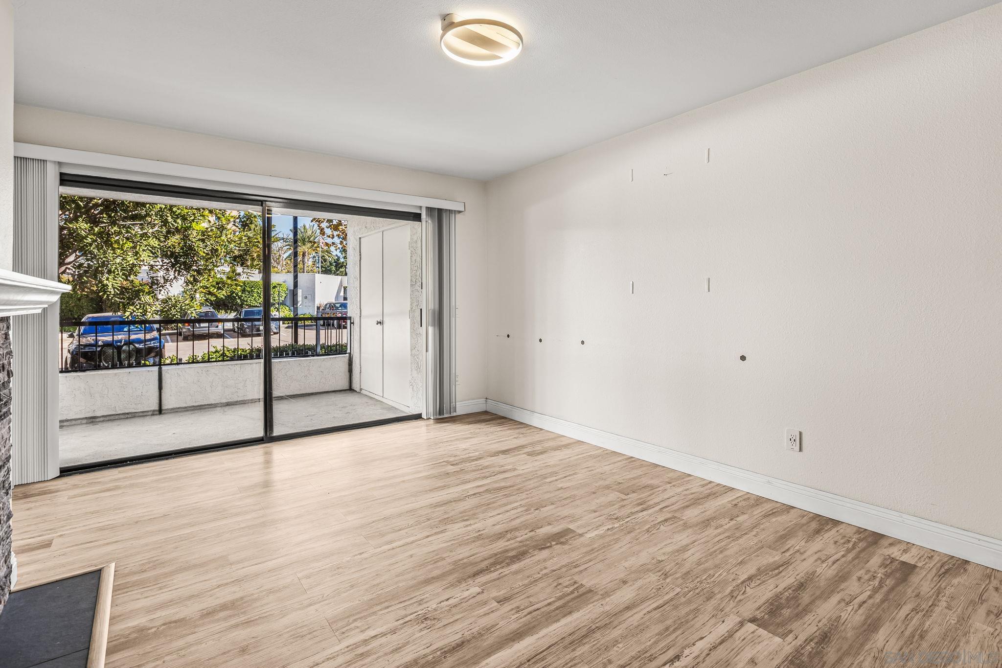 Detail Gallery Image 7 of 27 For 3525  Lebon Drive  #104,  San Diego,  CA 92122 - 2 Beds | 2 Baths