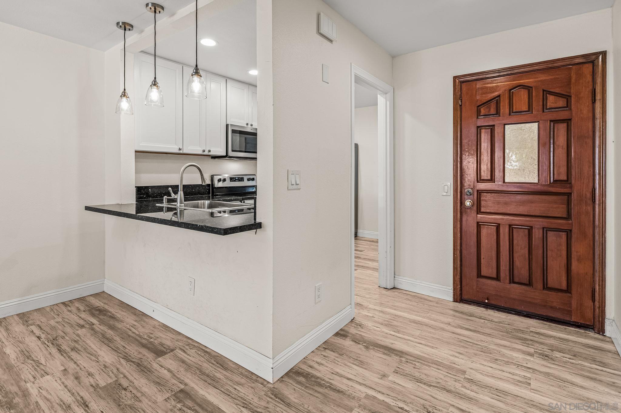 Detail Gallery Image 10 of 27 For 3525  Lebon Drive  #104,  San Diego,  CA 92122 - 2 Beds | 2 Baths