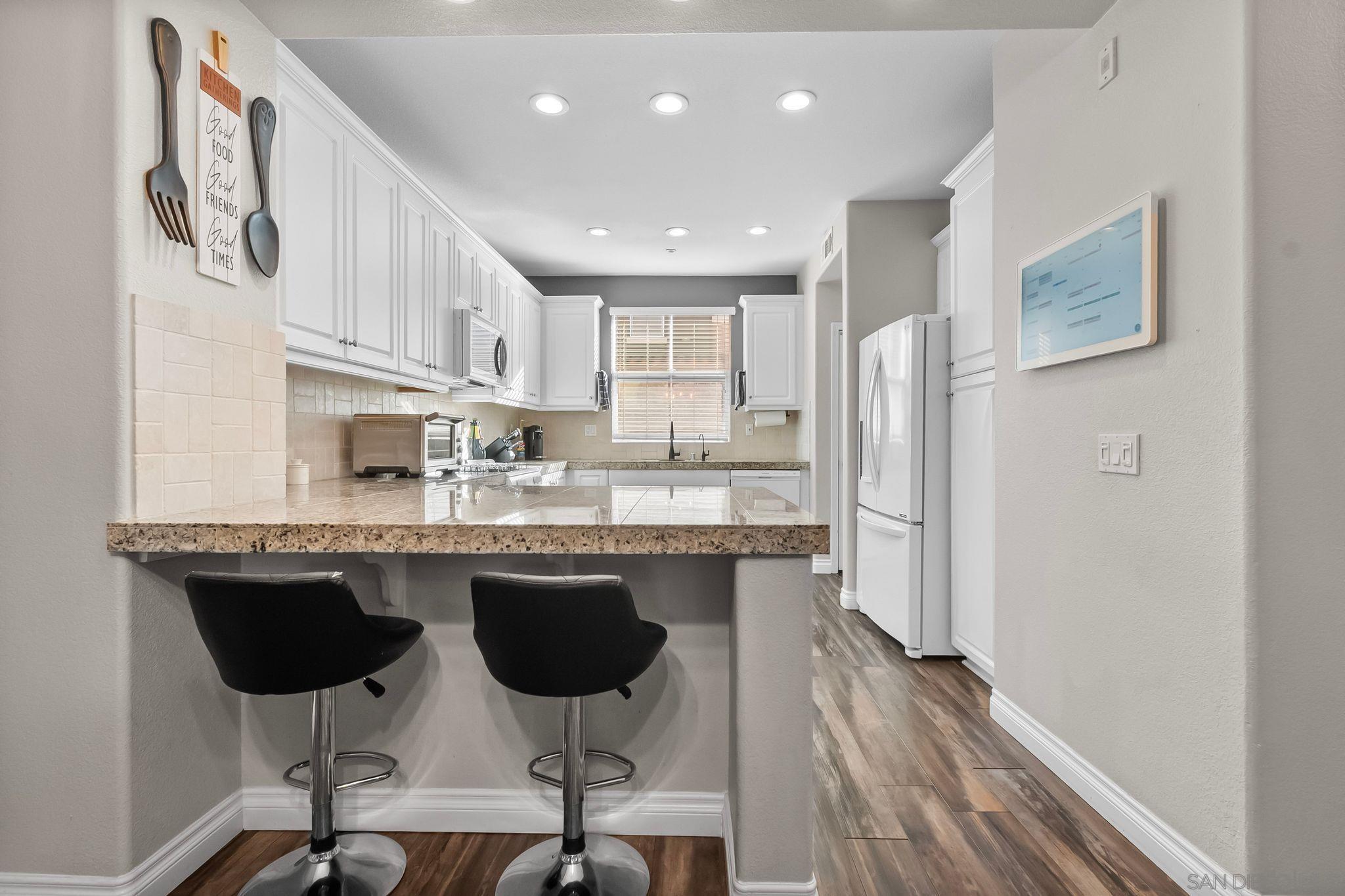 Detail Gallery Image 15 of 48 For 10240  Daybreak Ln  #2,  Santee,  CA 92071 - 3 Beds | 3/1 Baths