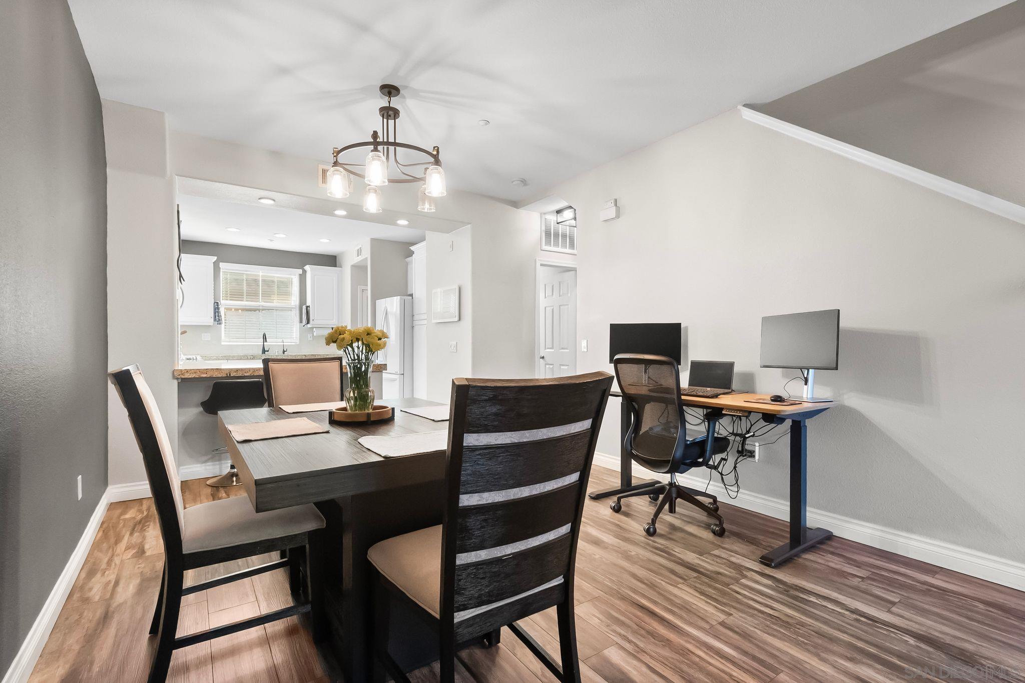 Detail Gallery Image 22 of 48 For 10240  Daybreak Ln  #2,  Santee,  CA 92071 - 3 Beds | 3/1 Baths