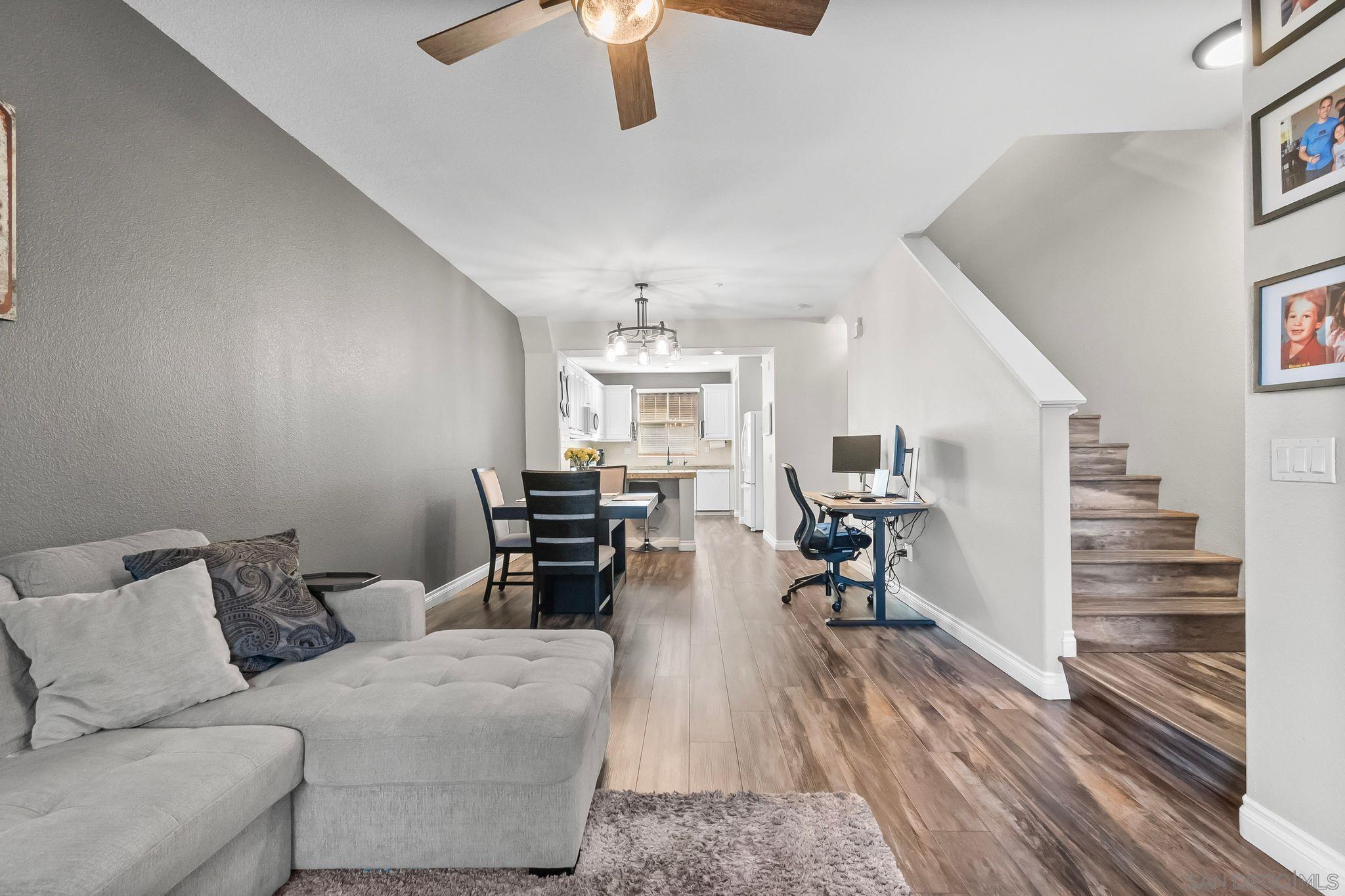 Detail Gallery Image 23 of 48 For 10240  Daybreak Ln  #2,  Santee,  CA 92071 - 3 Beds | 3/1 Baths