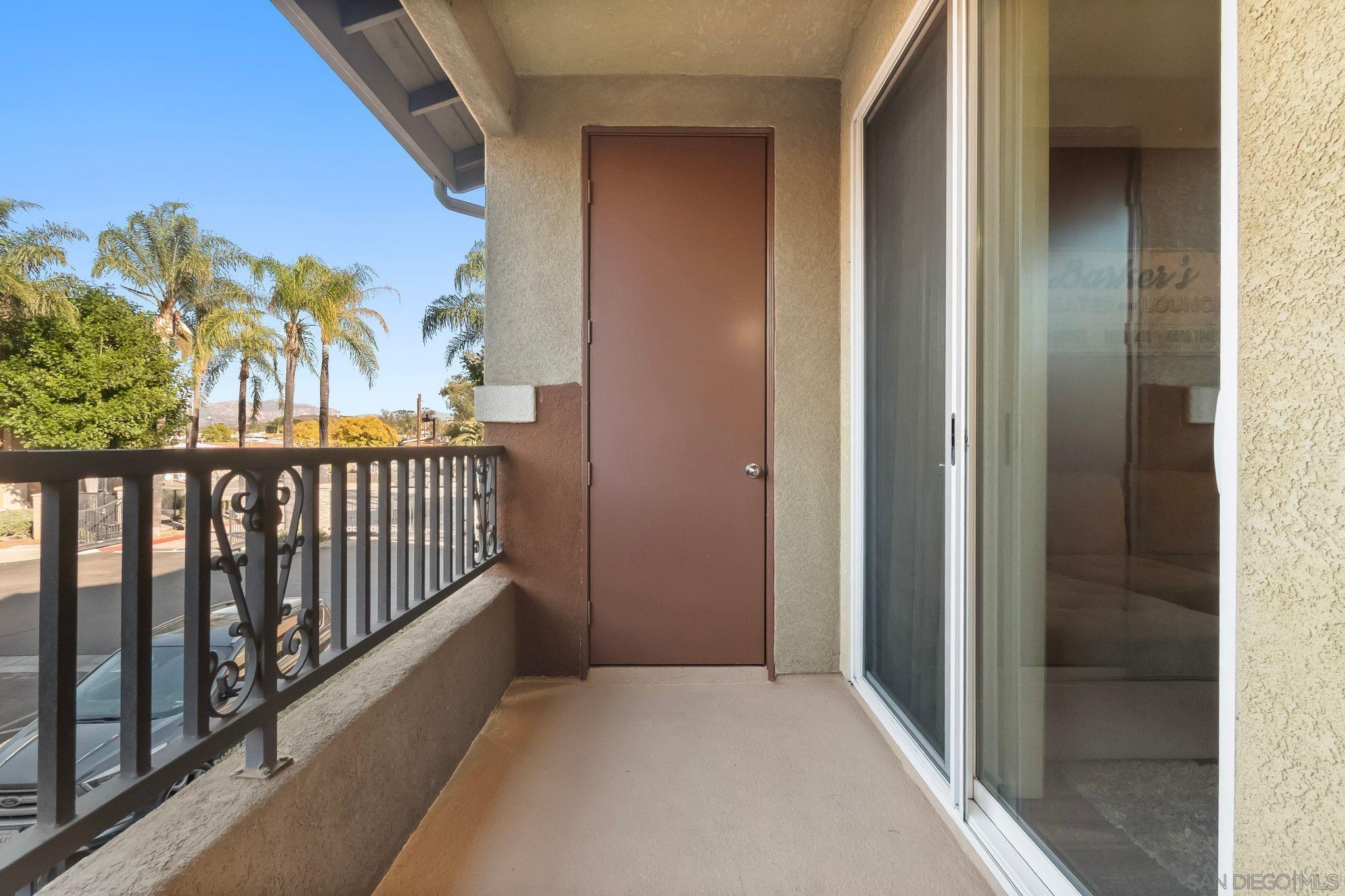 Detail Gallery Image 28 of 48 For 10240  Daybreak Ln  #2,  Santee,  CA 92071 - 3 Beds | 3/1 Baths
