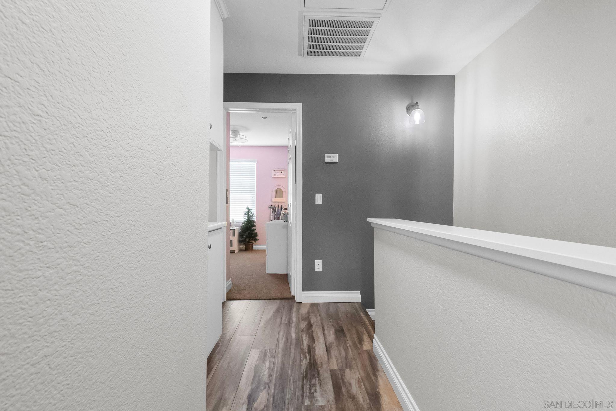 Detail Gallery Image 29 of 48 For 10240  Daybreak Ln  #2,  Santee,  CA 92071 - 3 Beds | 3/1 Baths