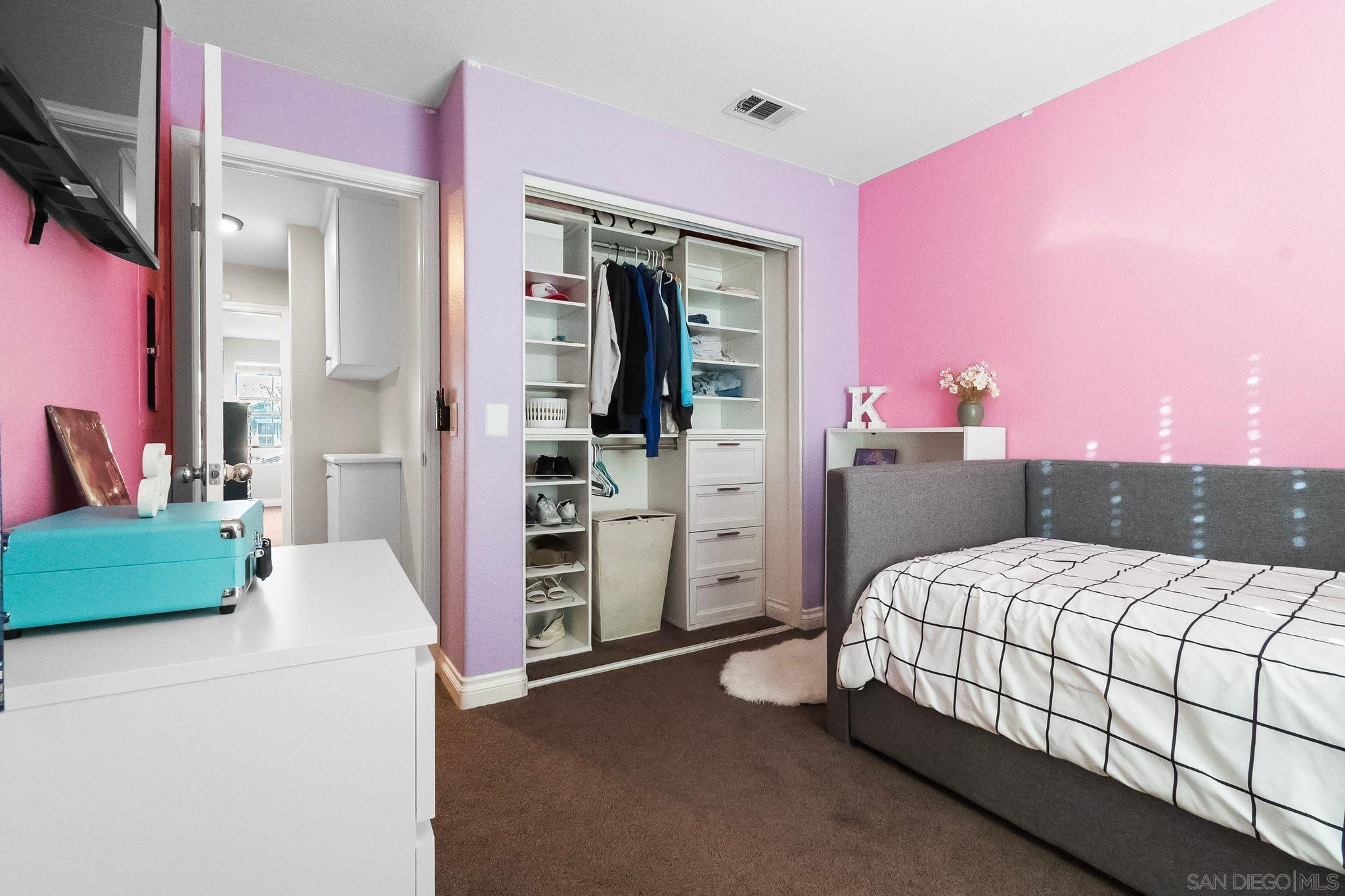 Detail Gallery Image 34 of 48 For 10240  Daybreak Ln  #2,  Santee,  CA 92071 - 3 Beds | 3/1 Baths