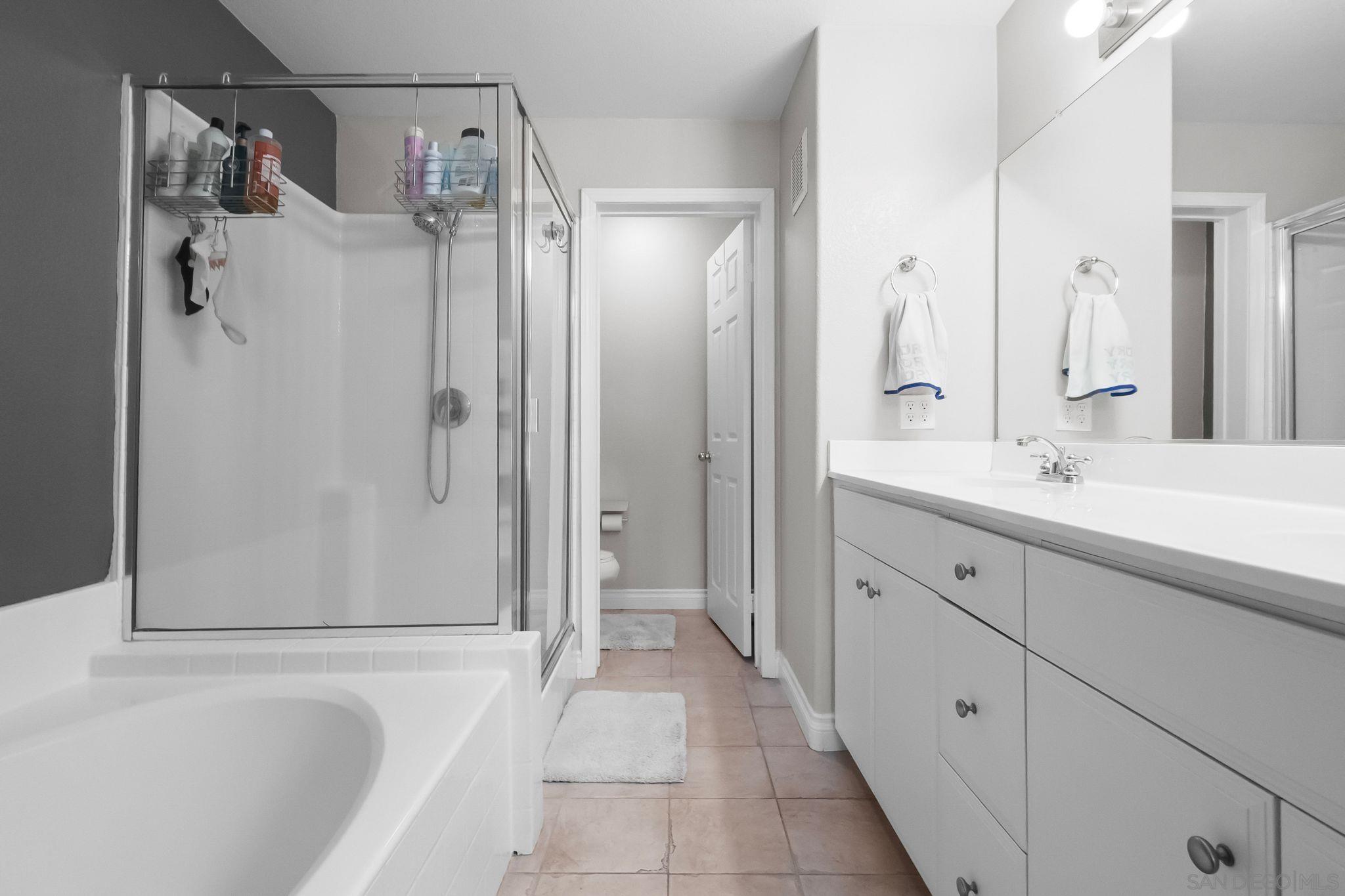 Detail Gallery Image 42 of 48 For 10240  Daybreak Ln  #2,  Santee,  CA 92071 - 3 Beds | 3/1 Baths