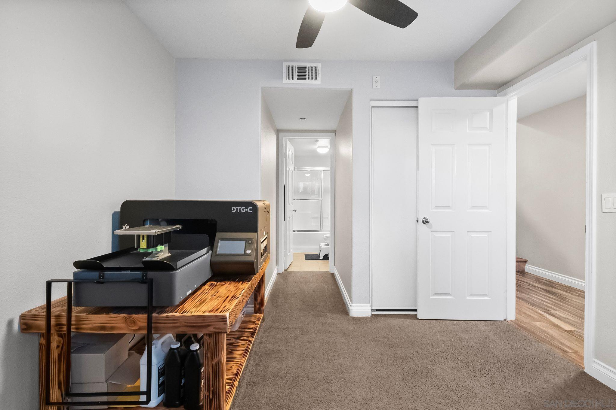 Detail Gallery Image 7 of 48 For 10240  Daybreak Ln  #2,  Santee,  CA 92071 - 3 Beds | 3/1 Baths