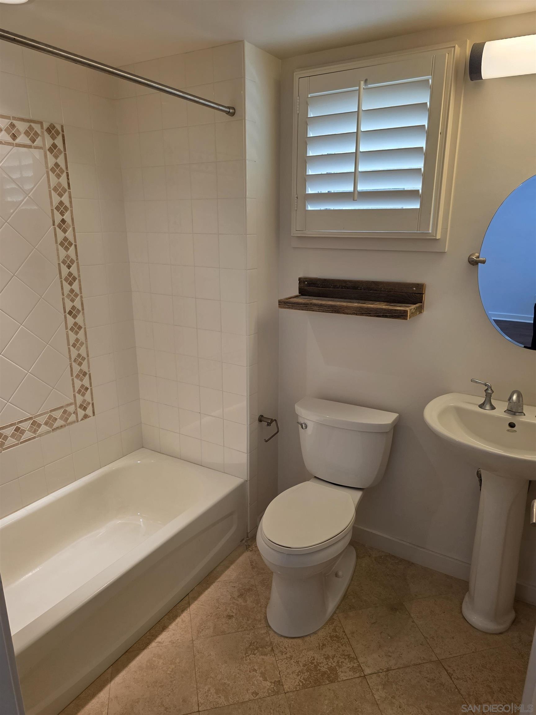 Detail Gallery Image 12 of 35 For 5448  La Jolla Blvd  F101, La Jolla,  CA 92037 - 2 Beds | 2/1 Baths