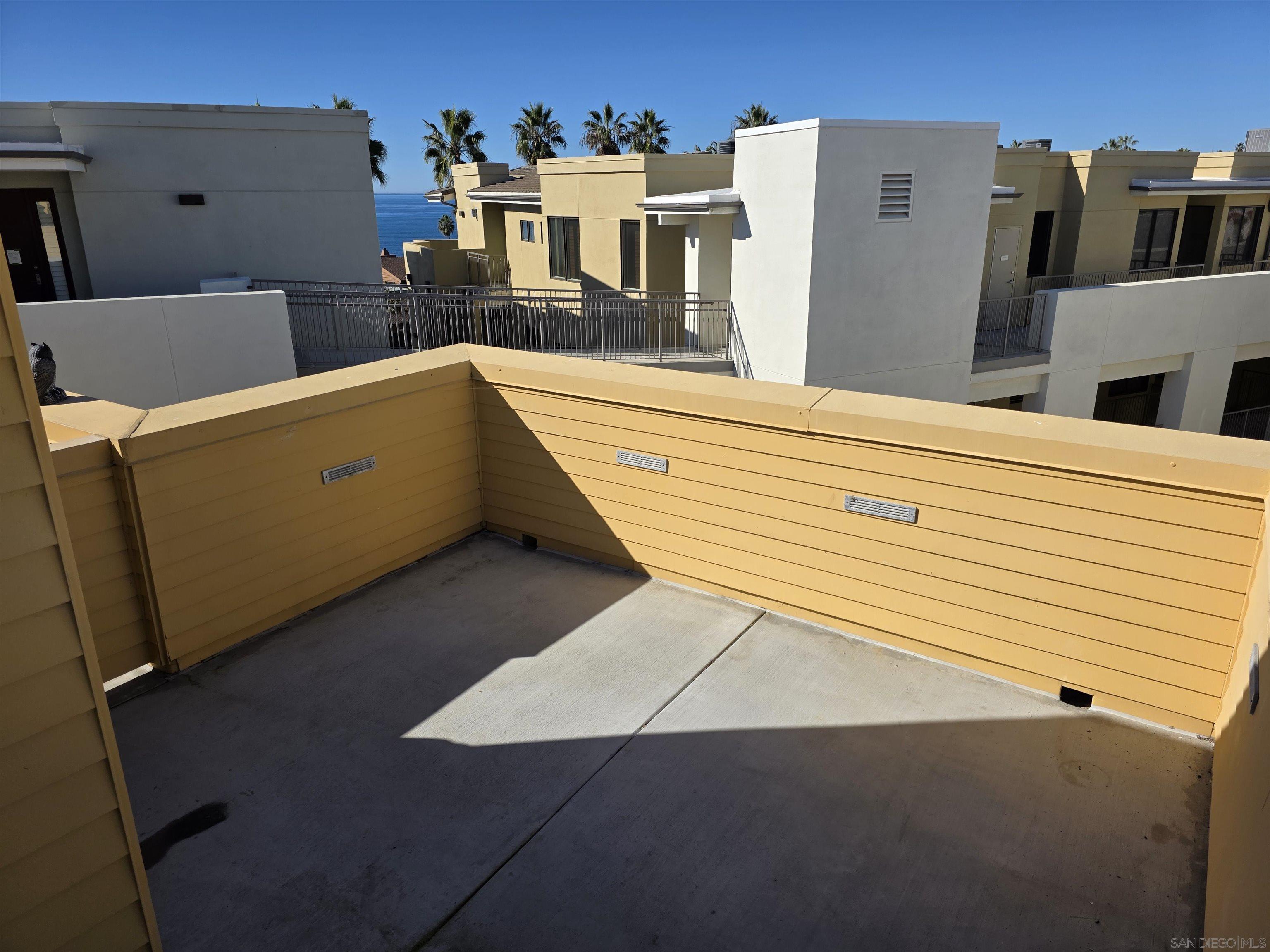 Detail Gallery Image 19 of 35 For 5448  La Jolla Blvd  F101, La Jolla,  CA 92037 - 2 Beds | 2/1 Baths