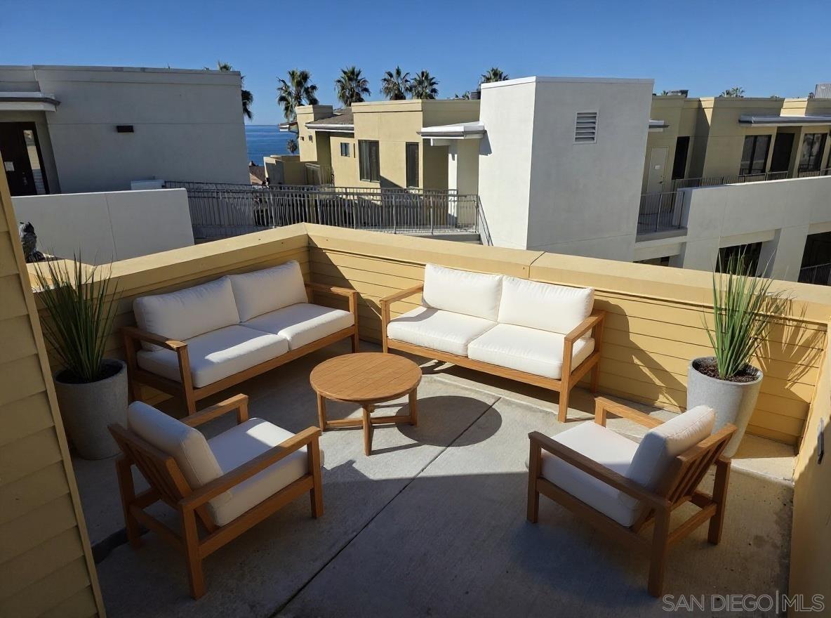 Detail Gallery Image 20 of 35 For 5448  La Jolla Blvd  F101, La Jolla,  CA 92037 - 2 Beds | 2/1 Baths