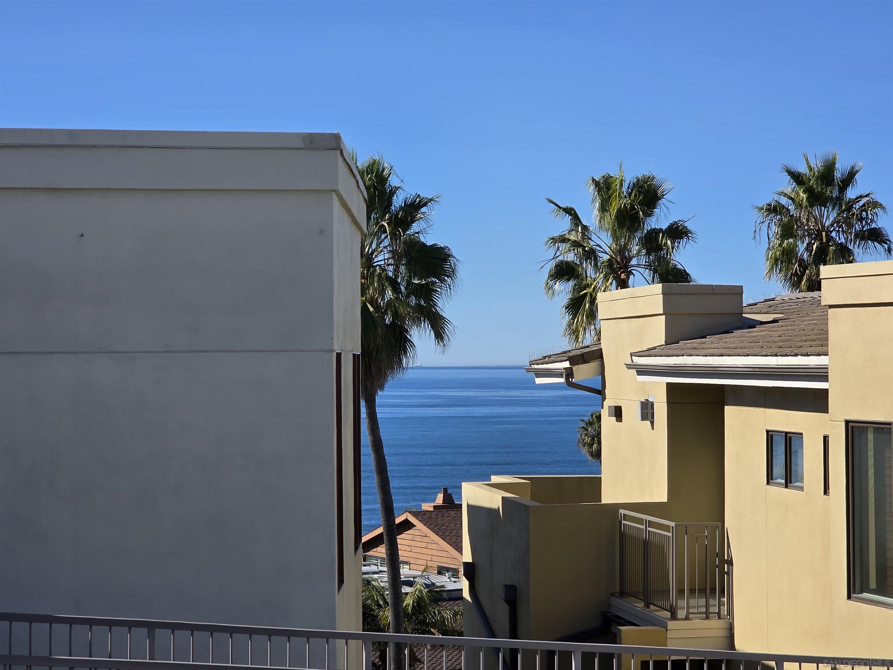 Detail Gallery Image 21 of 35 For 5448  La Jolla Blvd  F101, La Jolla,  CA 92037 - 2 Beds | 2/1 Baths