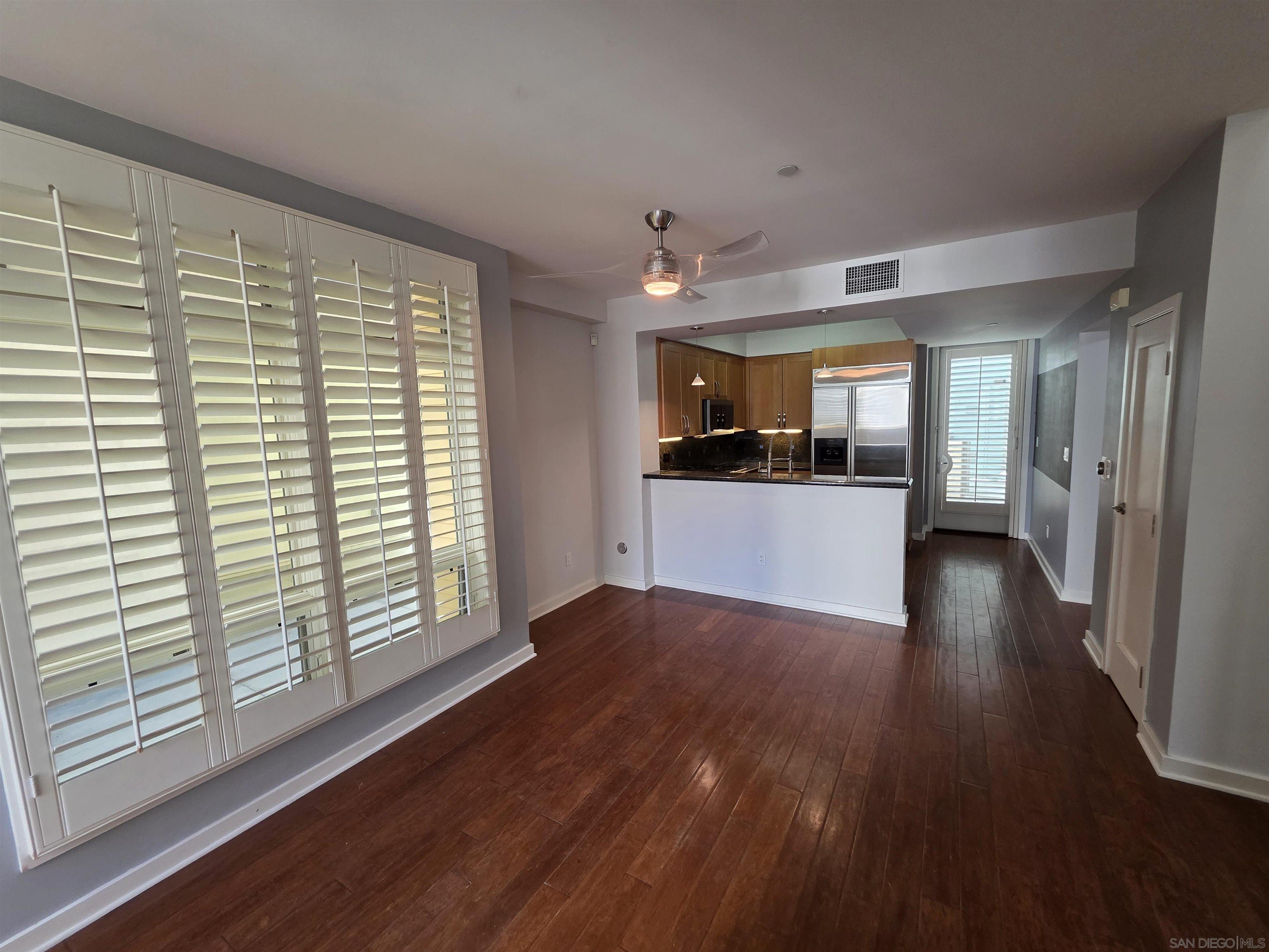 Detail Gallery Image 4 of 35 For 5448  La Jolla Blvd  F101, La Jolla,  CA 92037 - 2 Beds | 2/1 Baths