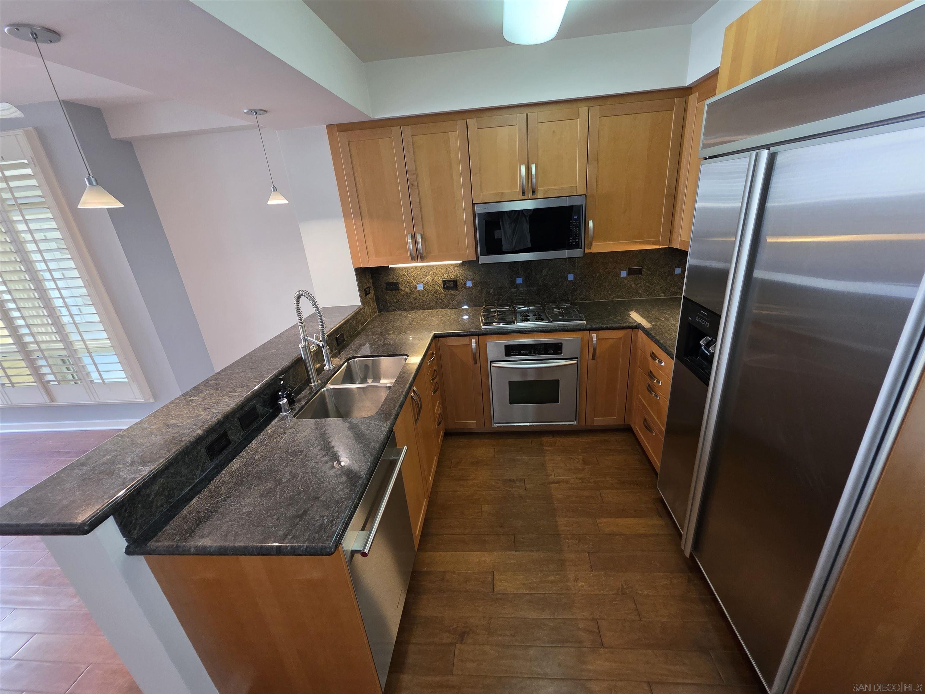 Detail Gallery Image 6 of 35 For 5448  La Jolla Blvd  F101, La Jolla,  CA 92037 - 2 Beds | 2/1 Baths