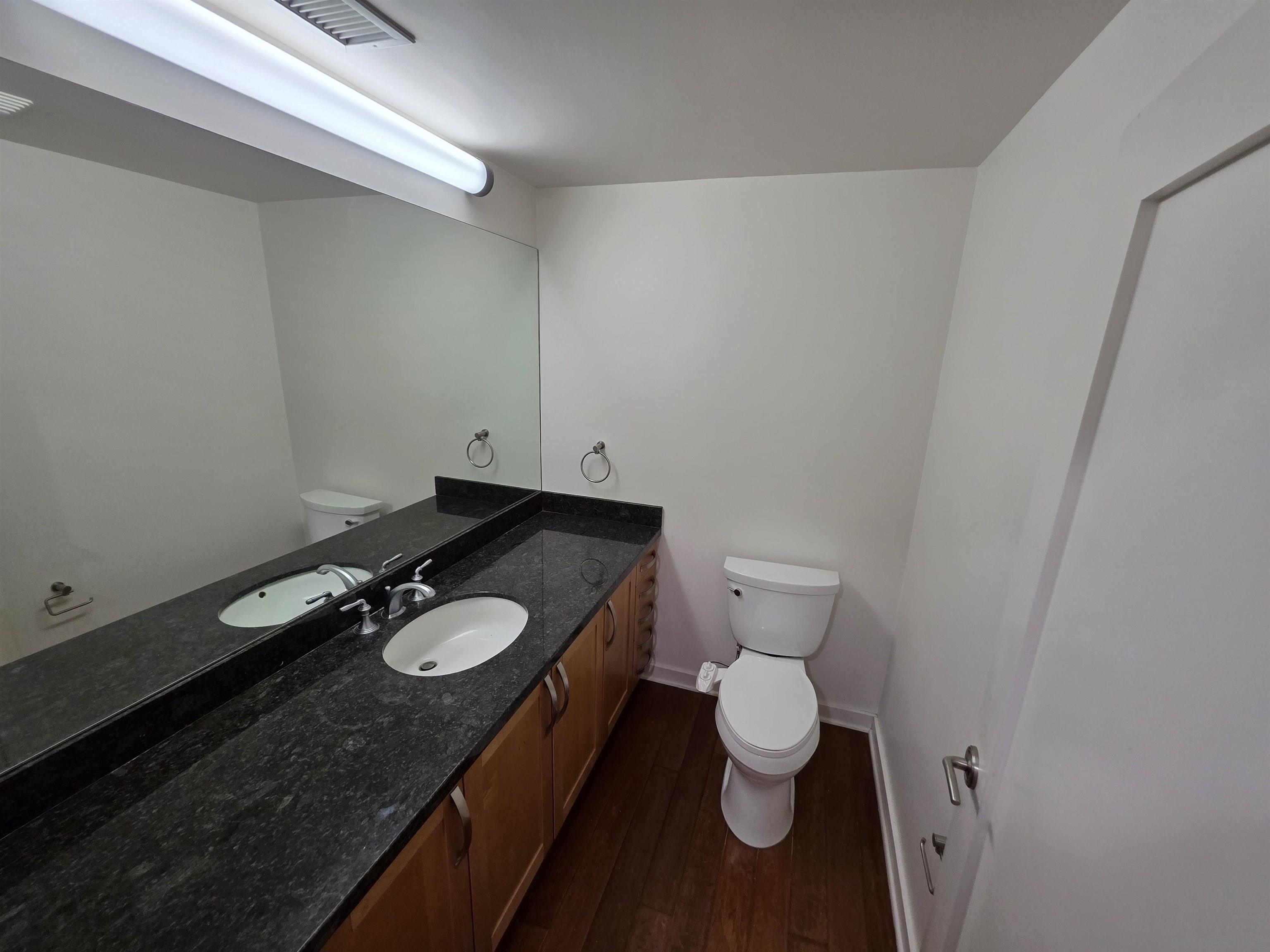 Detail Gallery Image 10 of 35 For 5448  La Jolla Blvd  F101, La Jolla,  CA 92037 - 2 Beds | 2/1 Baths