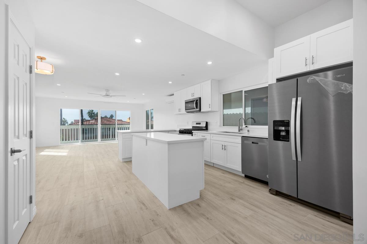 Front Image Thumbnail for SD250045494