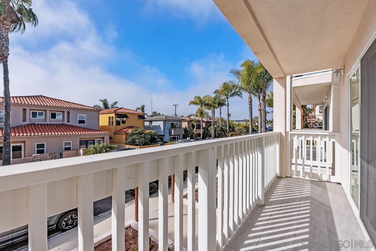 Detail Gallery Image 4 of 37 For 2157  Manchester Avenue, Cardiff By The Sea,  CA 92007 - 4 Beds | 2/1 Baths