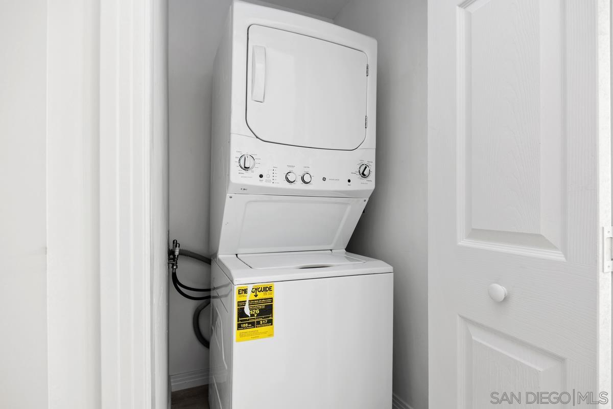 Detail Gallery Image 9 of 37 For 2157  Manchester Avenue, Cardiff By The Sea,  CA 92007 - 4 Beds | 2/1 Baths