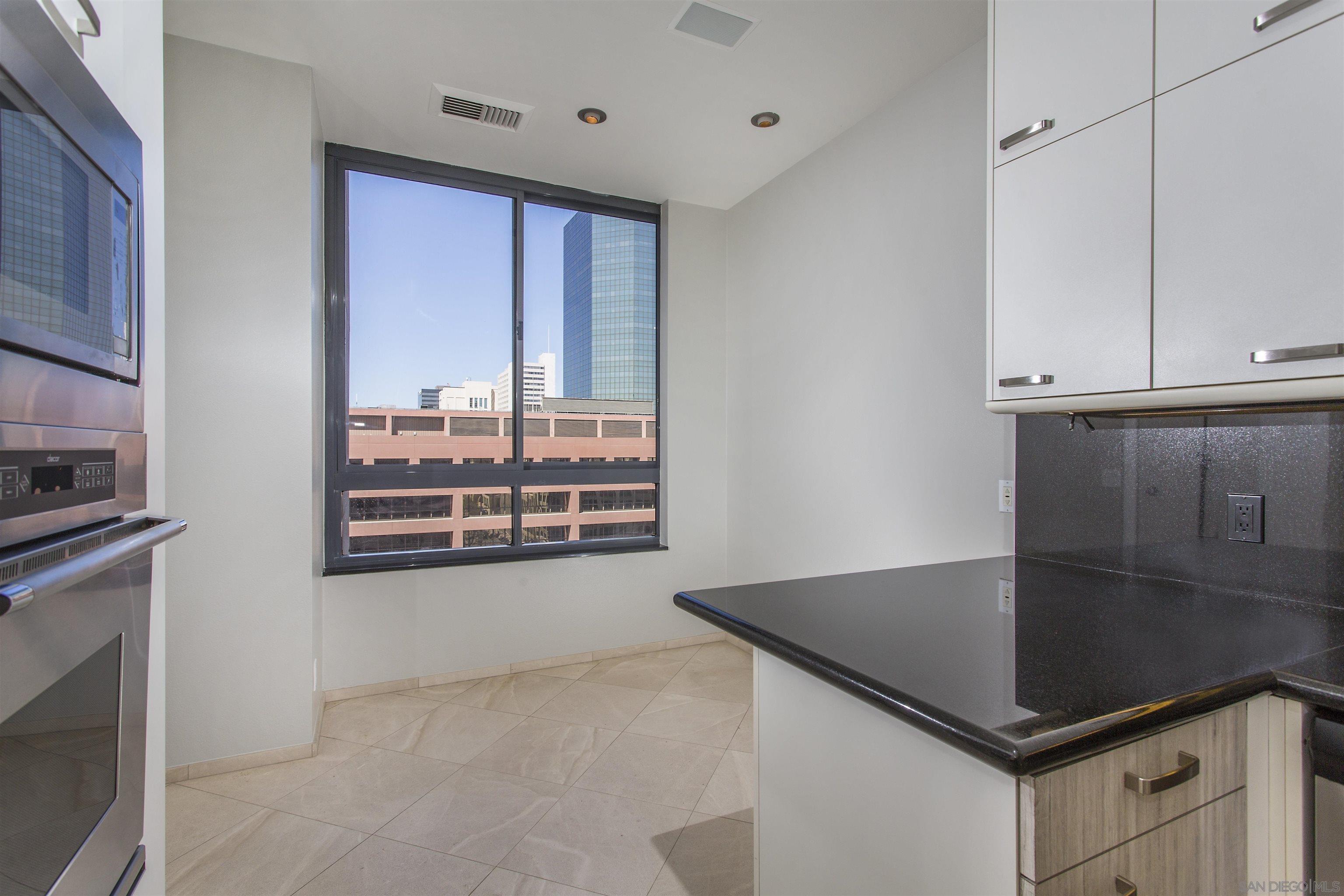 Detail Gallery Image 11 of 45 For 700  Front St  805, San Diego,  CA 92101 - 2 Beds | 2 Baths
