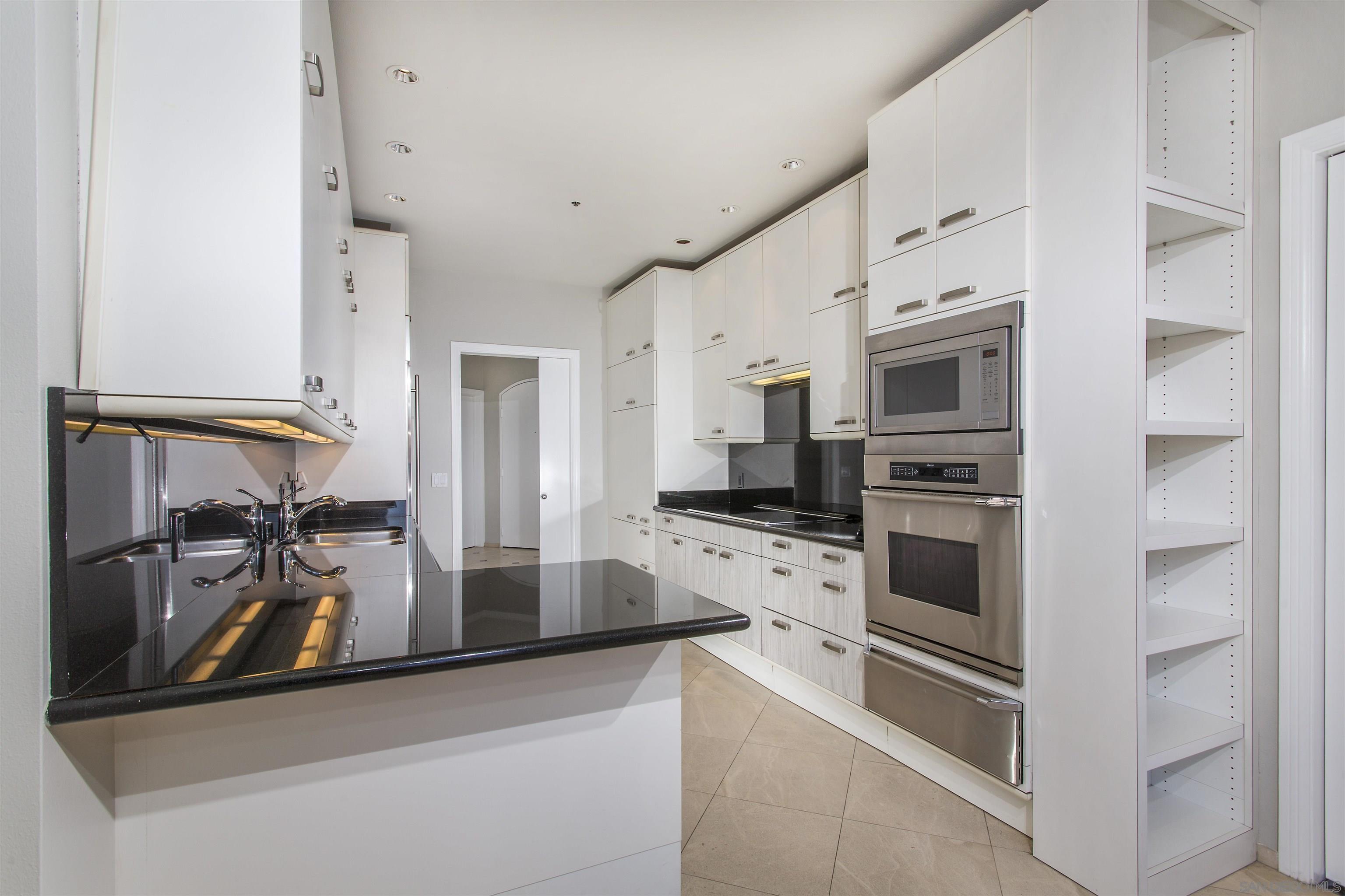 Detail Gallery Image 9 of 45 For 700  Front St  805, San Diego,  CA 92101 - 2 Beds | 2 Baths