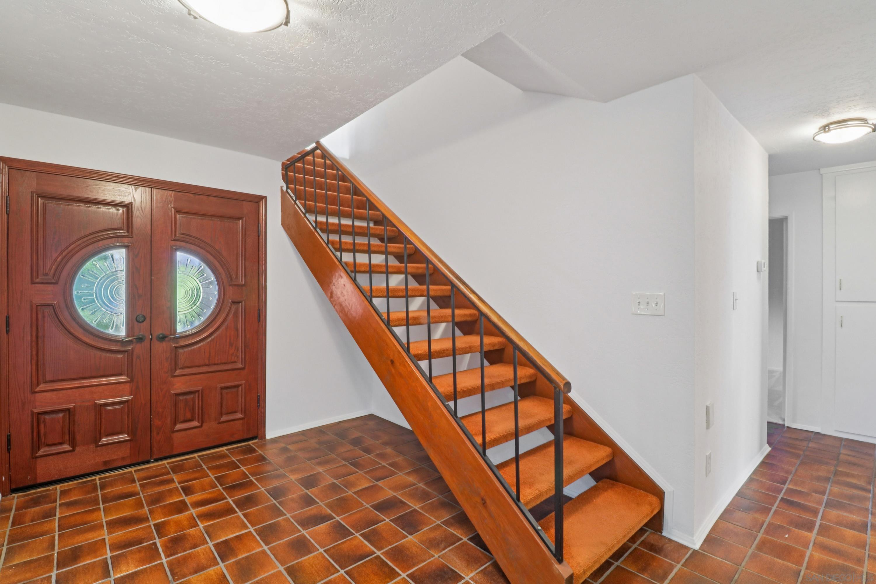 Detail Gallery Image 13 of 39 For 3855  Southview Drive, San Diego,  CA 92117 - 4 Beds | 3 Baths