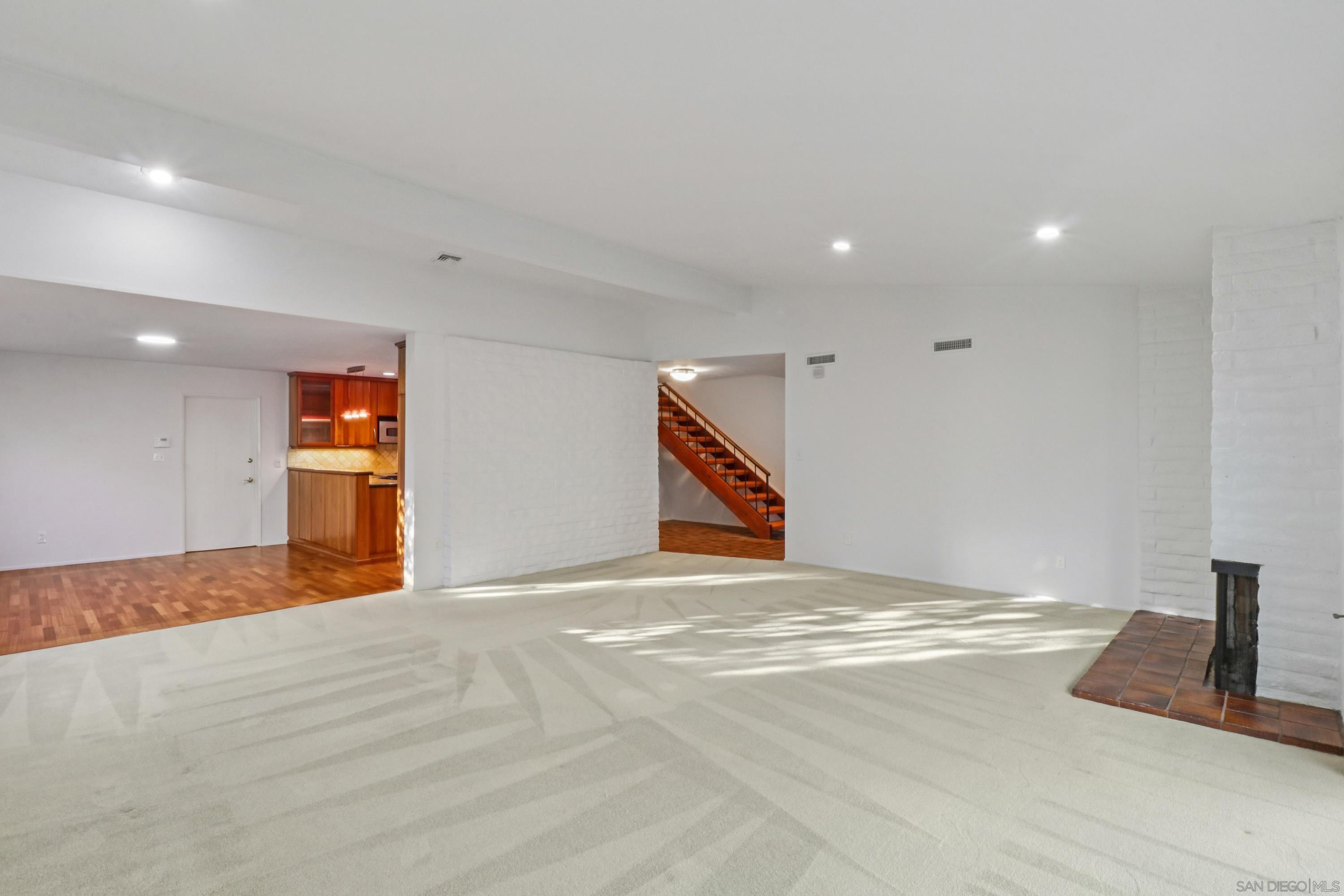 Detail Gallery Image 15 of 39 For 3855  Southview Drive, San Diego,  CA 92117 - 4 Beds | 3 Baths