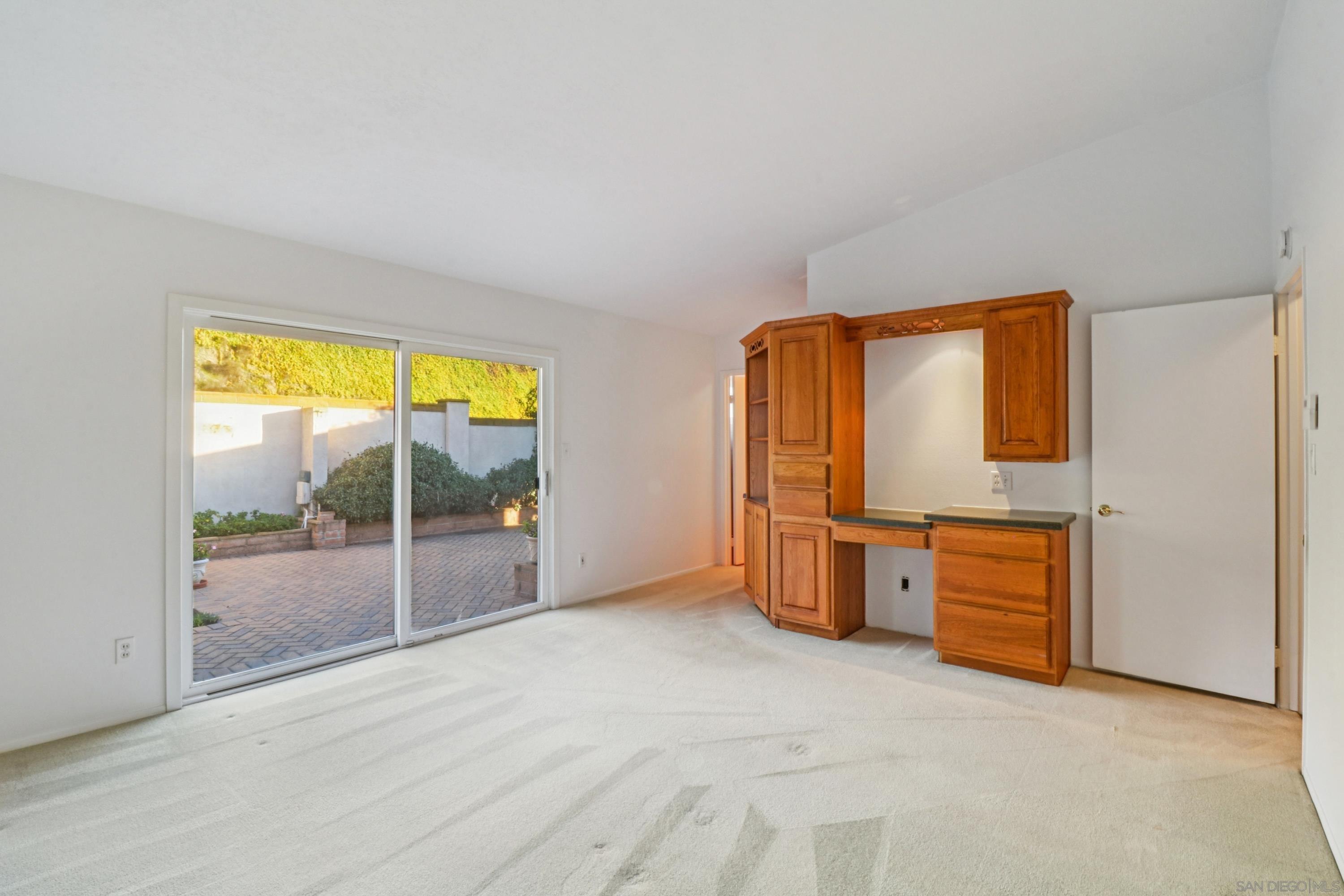 Detail Gallery Image 17 of 39 For 3855  Southview Drive, San Diego,  CA 92117 - 4 Beds | 3 Baths