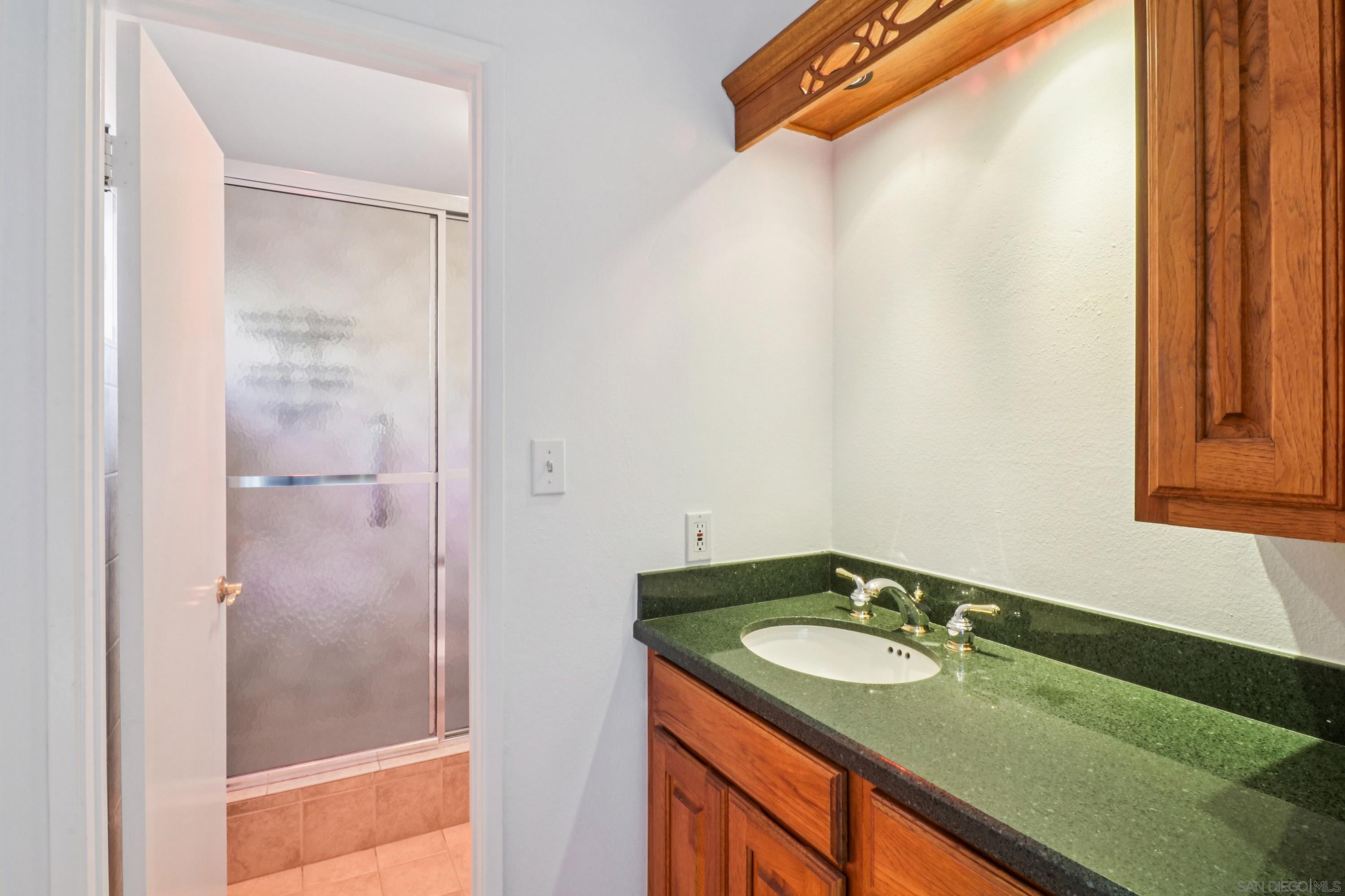 Detail Gallery Image 18 of 39 For 3855  Southview Drive, San Diego,  CA 92117 - 4 Beds | 3 Baths