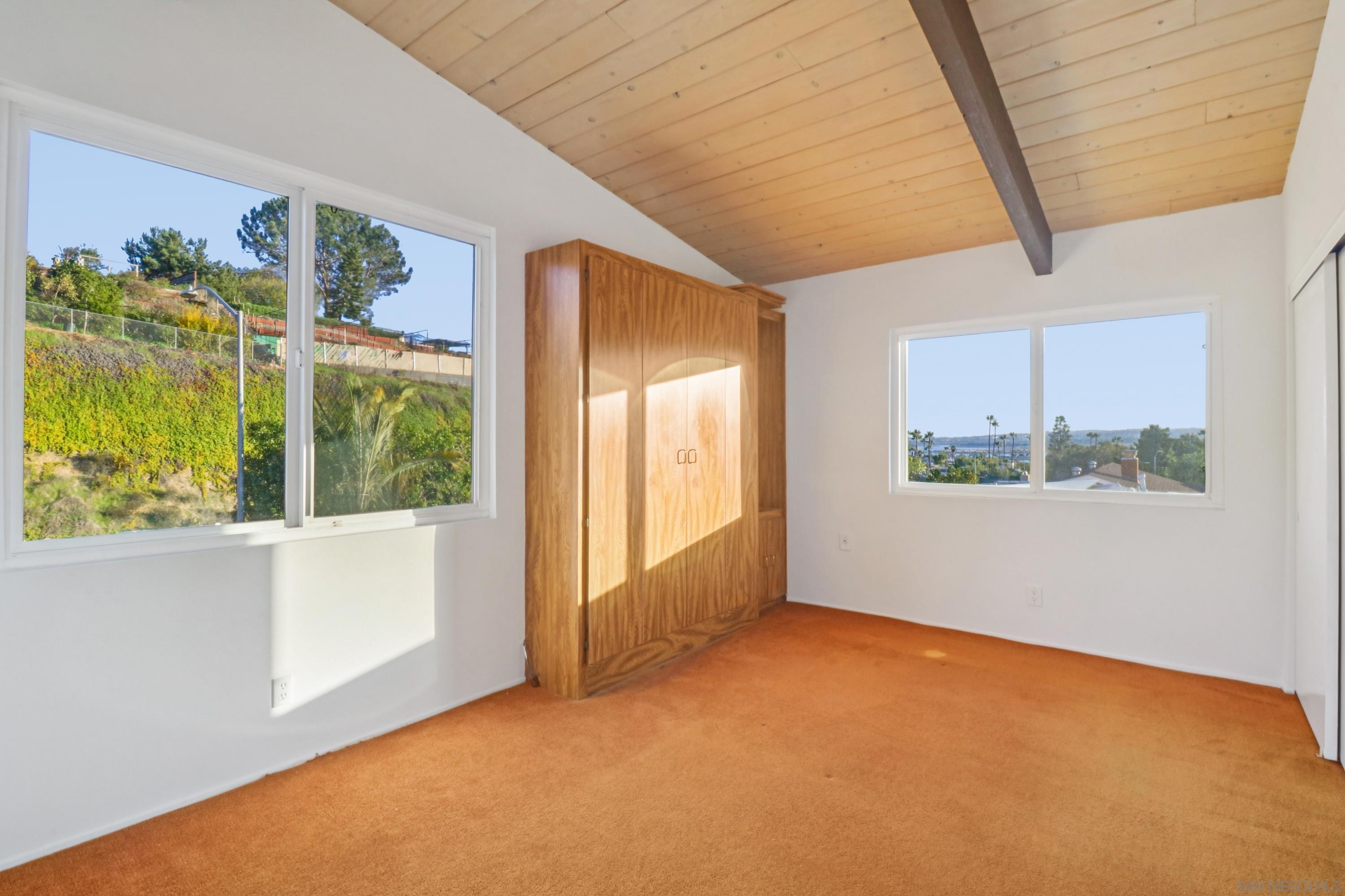 Detail Gallery Image 20 of 39 For 3855  Southview Drive, San Diego,  CA 92117 - 4 Beds | 3 Baths