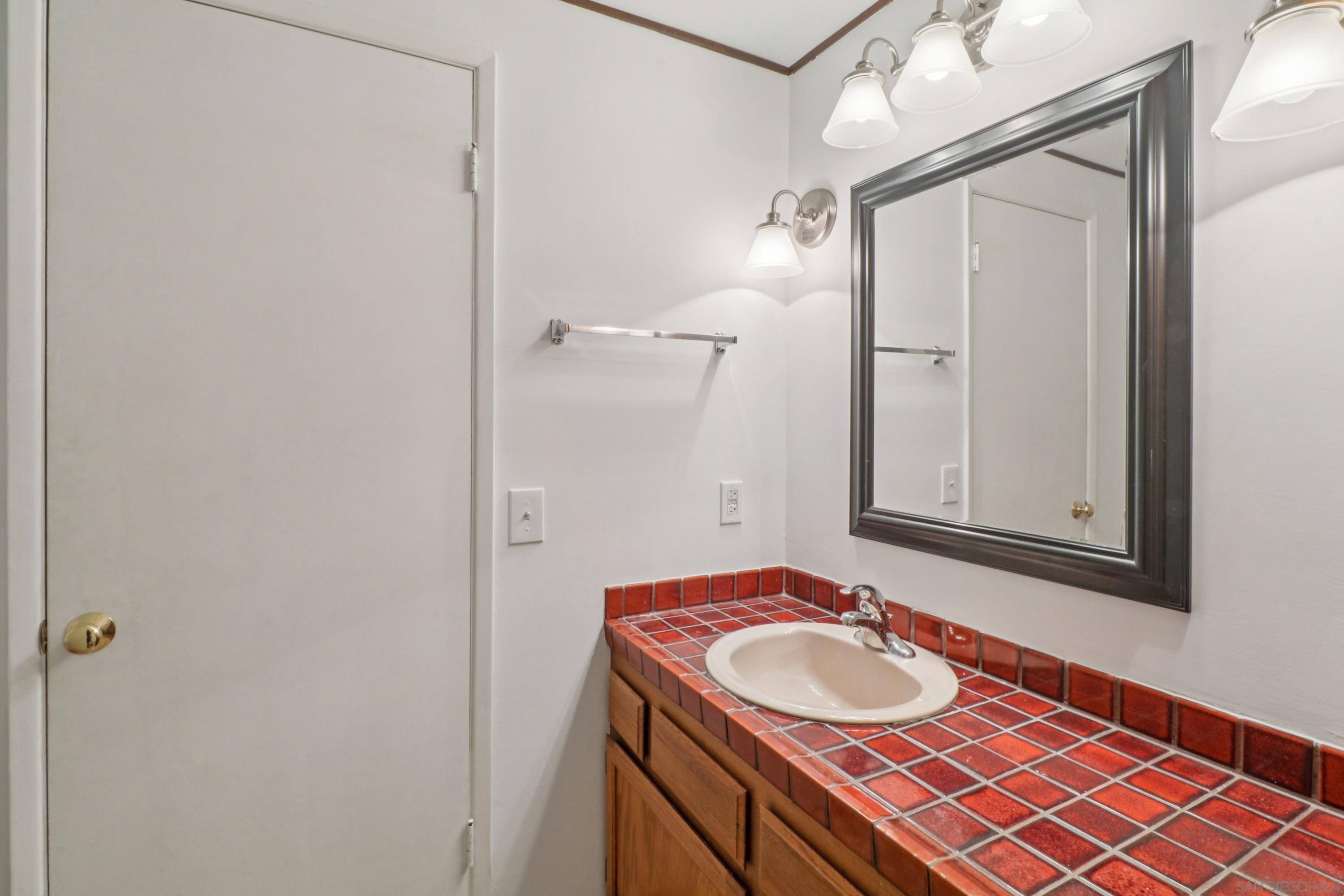 Detail Gallery Image 23 of 39 For 3855  Southview Drive, San Diego,  CA 92117 - 4 Beds | 3 Baths