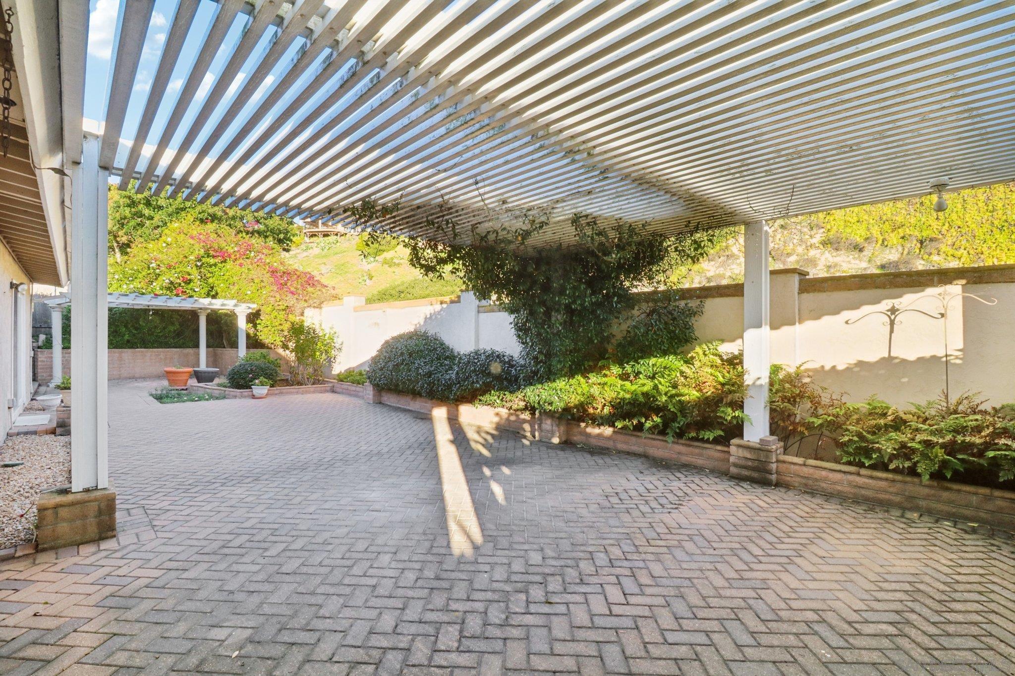 Detail Gallery Image 27 of 39 For 3855  Southview Drive, San Diego,  CA 92117 - 4 Beds | 3 Baths