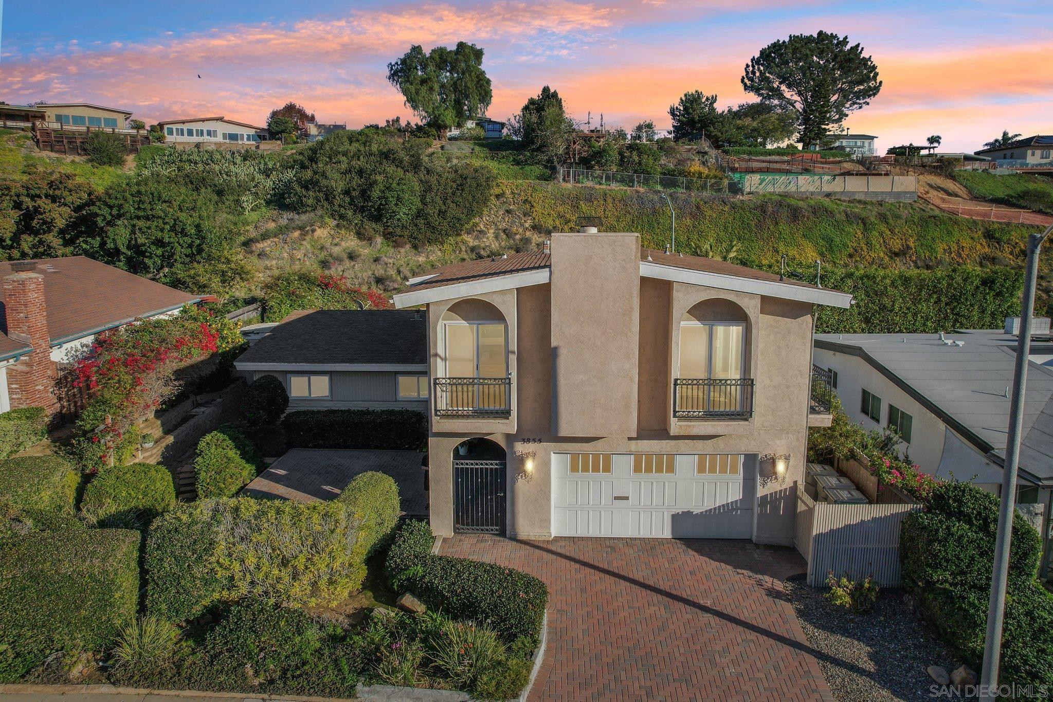 Detail Gallery Image 28 of 39 For 3855  Southview Drive, San Diego,  CA 92117 - 4 Beds | 3 Baths