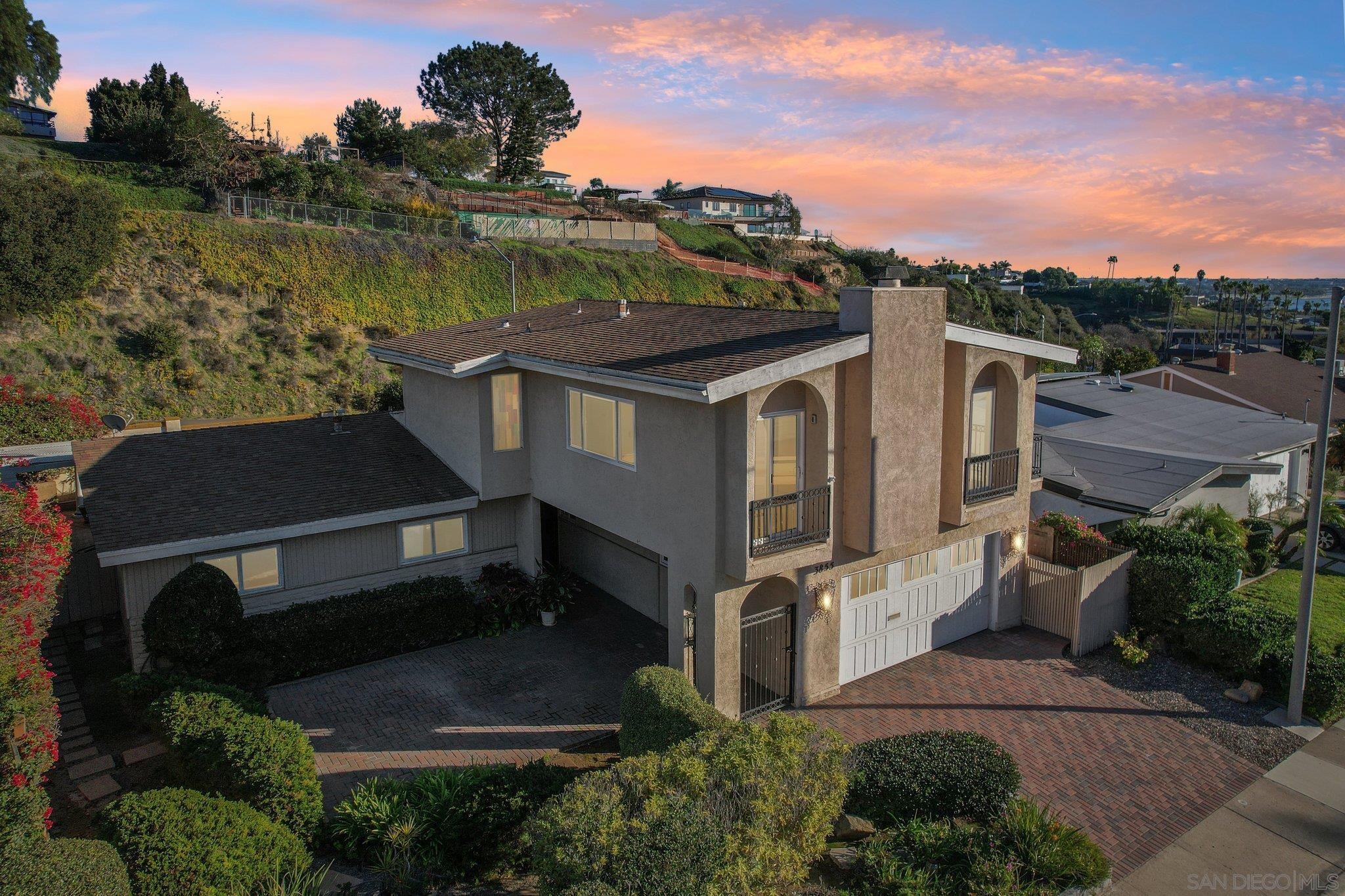 Detail Gallery Image 29 of 39 For 3855  Southview Drive, San Diego,  CA 92117 - 4 Beds | 3 Baths