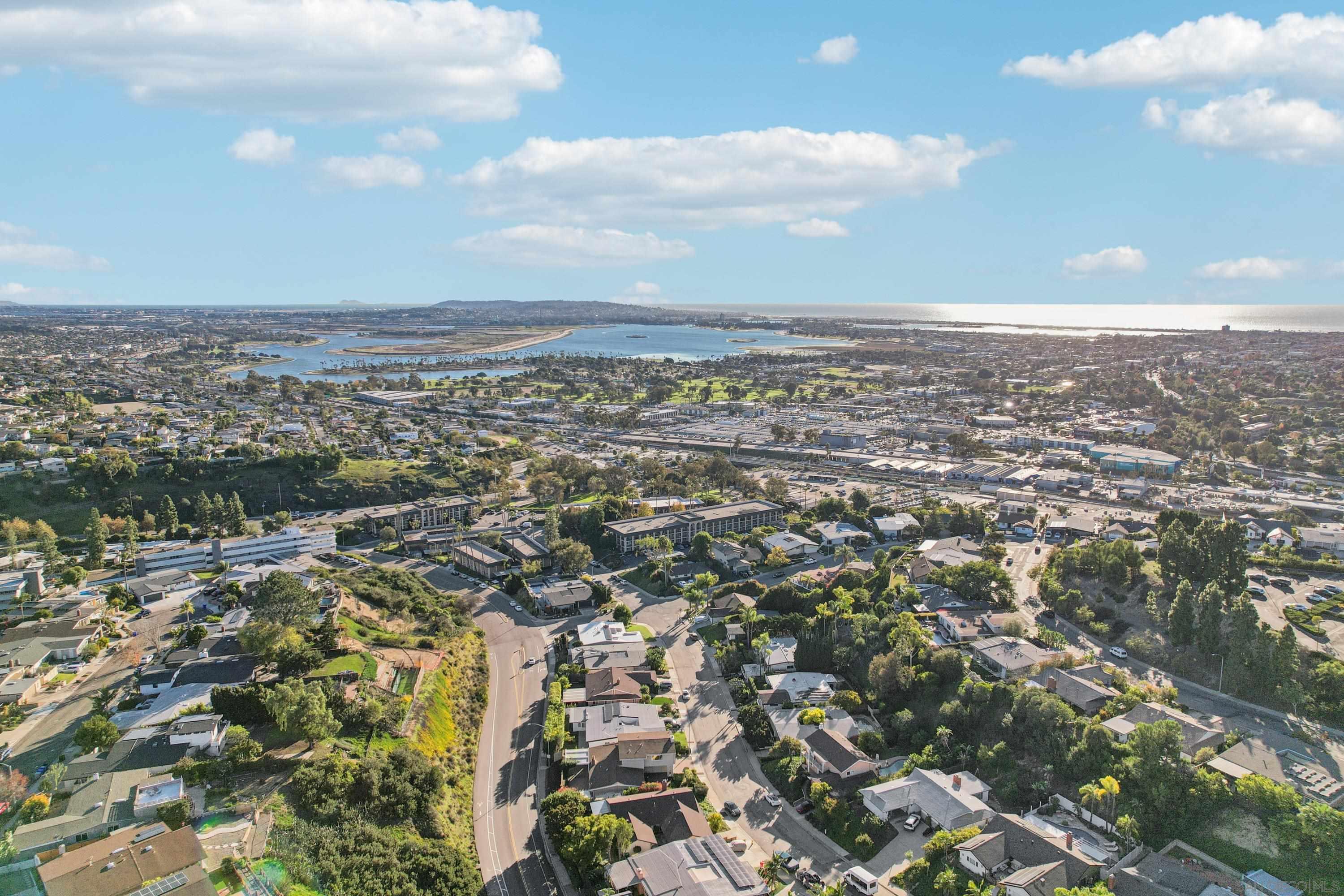 Detail Gallery Image 32 of 39 For 3855  Southview Drive, San Diego,  CA 92117 - 4 Beds | 3 Baths