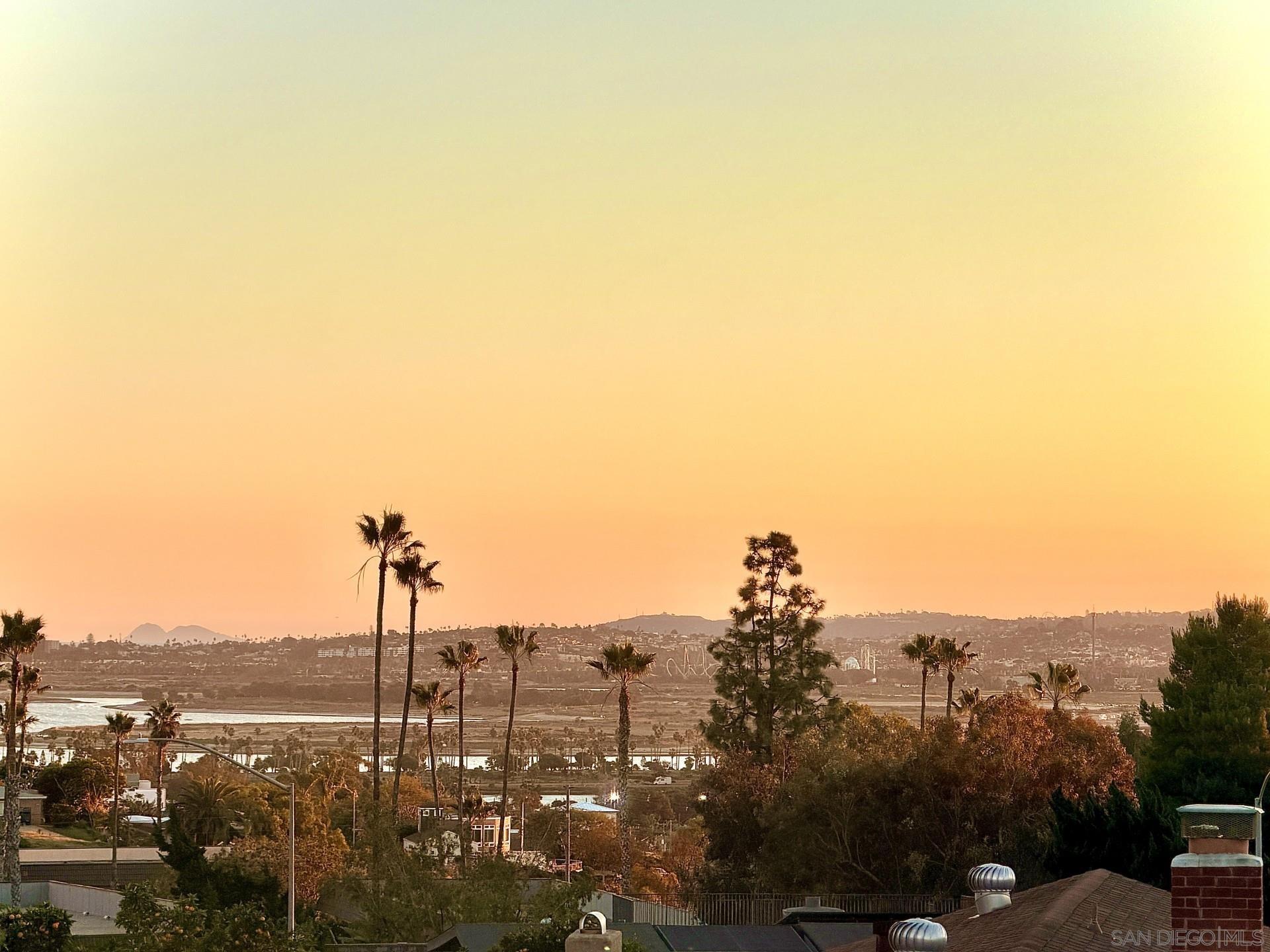 Detail Gallery Image 33 of 39 For 3855  Southview Drive, San Diego,  CA 92117 - 4 Beds | 3 Baths