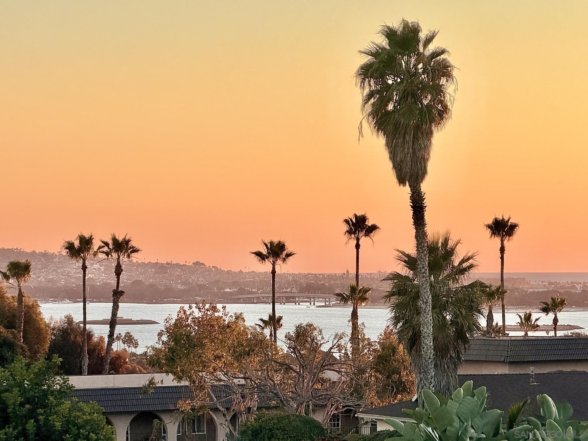 Detail Gallery Image 35 of 39 For 3855  Southview Drive, San Diego,  CA 92117 - 4 Beds | 3 Baths