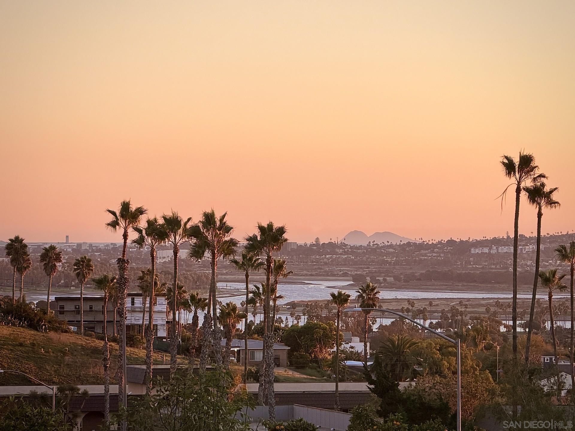 Detail Gallery Image 36 of 39 For 3855  Southview Drive, San Diego,  CA 92117 - 4 Beds | 3 Baths