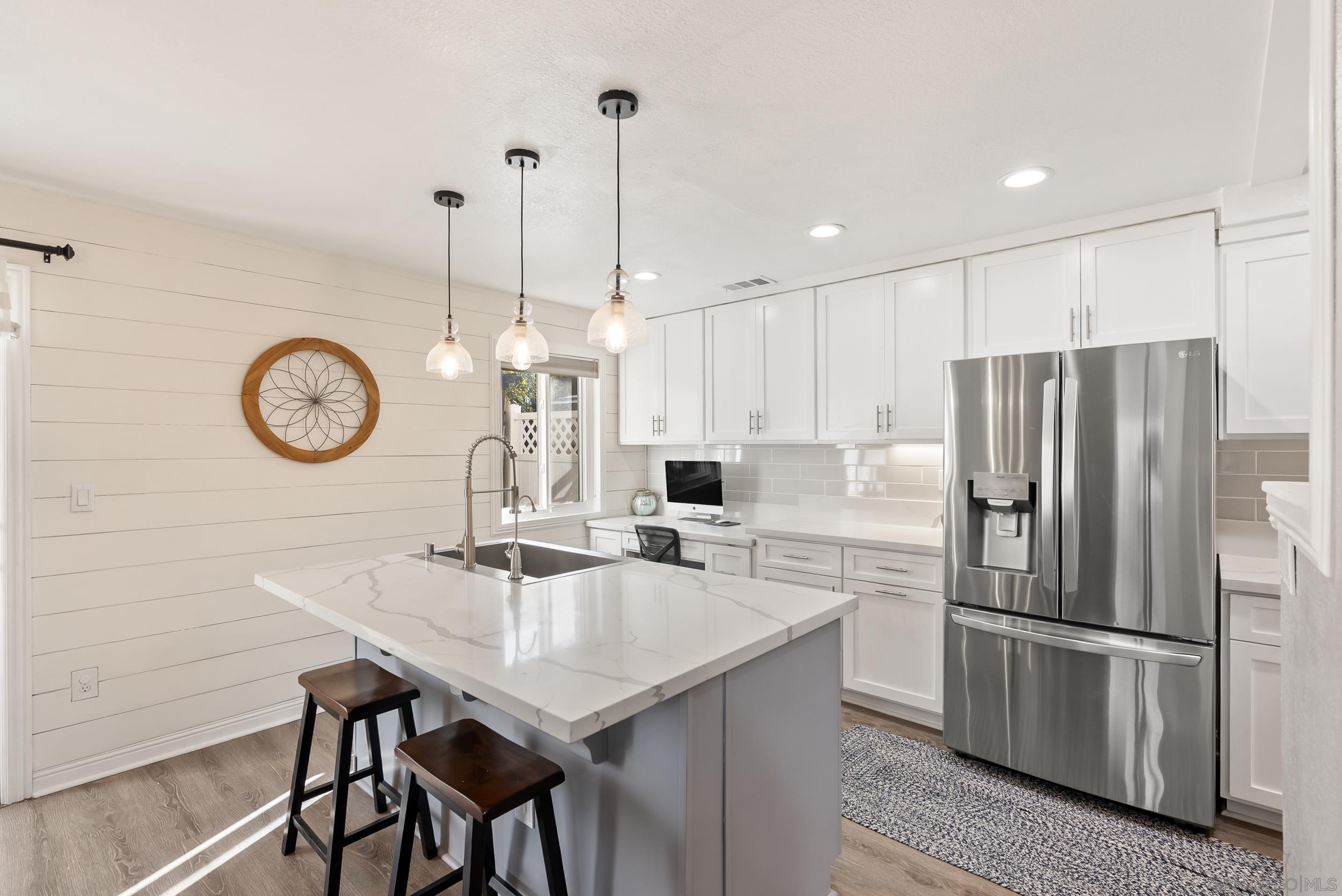 Front Image Thumbnail for SD250045499