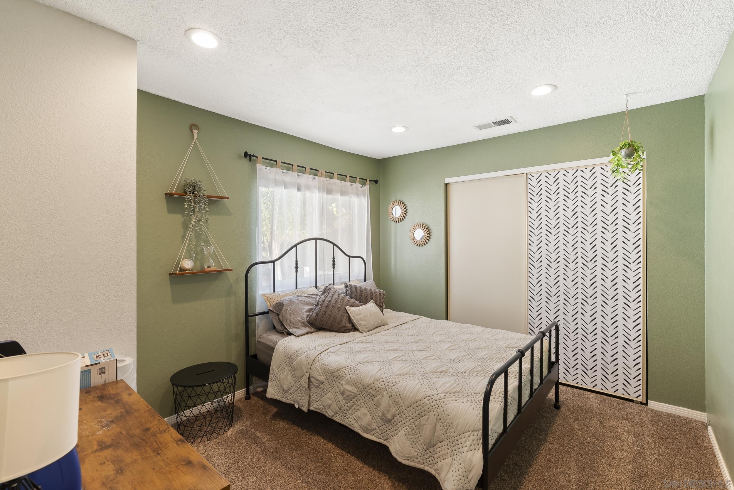 Detail Gallery Image 16 of 25 For 10529  Flora Verda Ct, Santee,  CA 92071 - 3 Beds | 2/1 Baths
