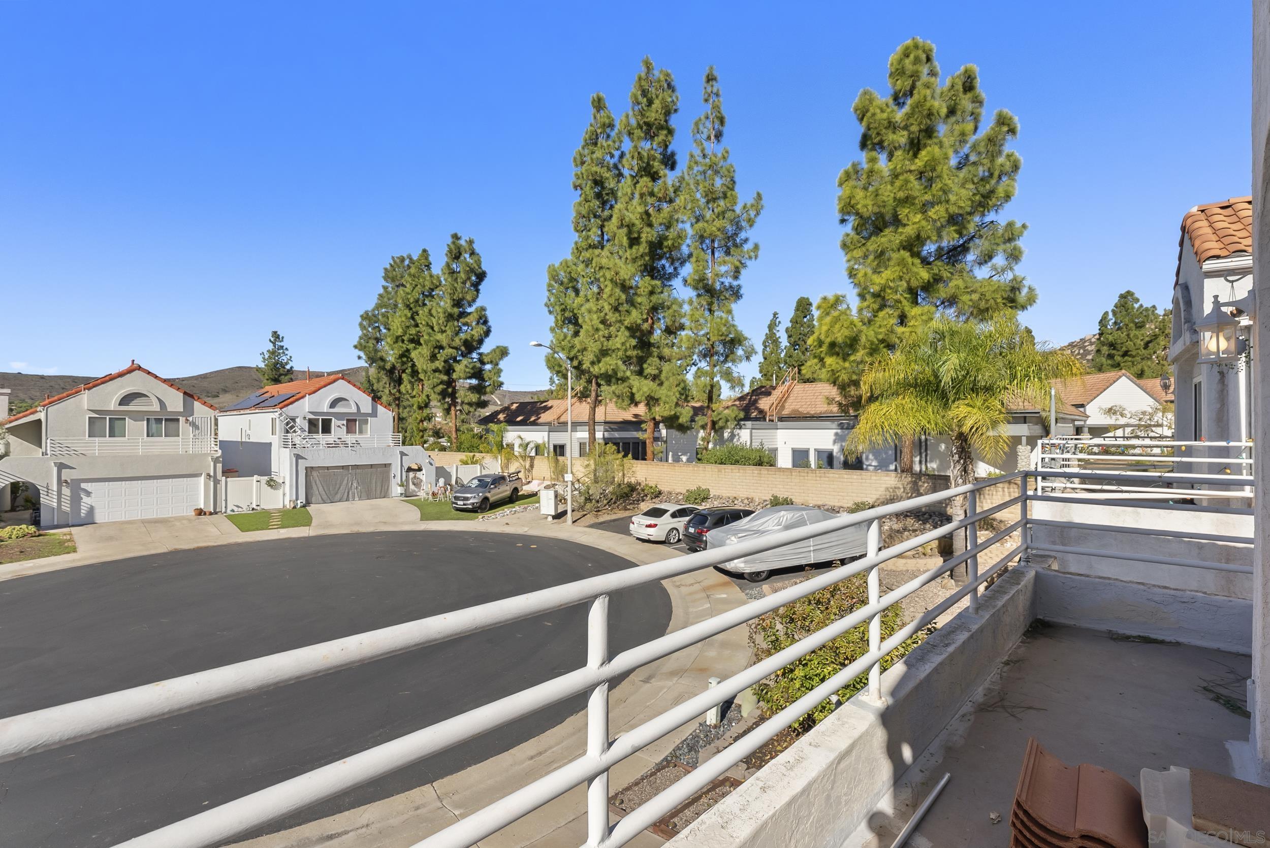 Detail Gallery Image 10 of 25 For 10529  Flora Verda Ct, Santee,  CA 92071 - 3 Beds | 2/1 Baths