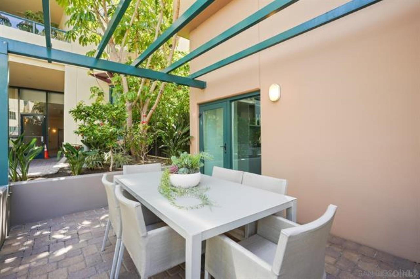 Detail Gallery Image 14 of 42 For 160 W Island Ave, San Diego,  CA 92101 - 3 Beds | 2/1 Baths