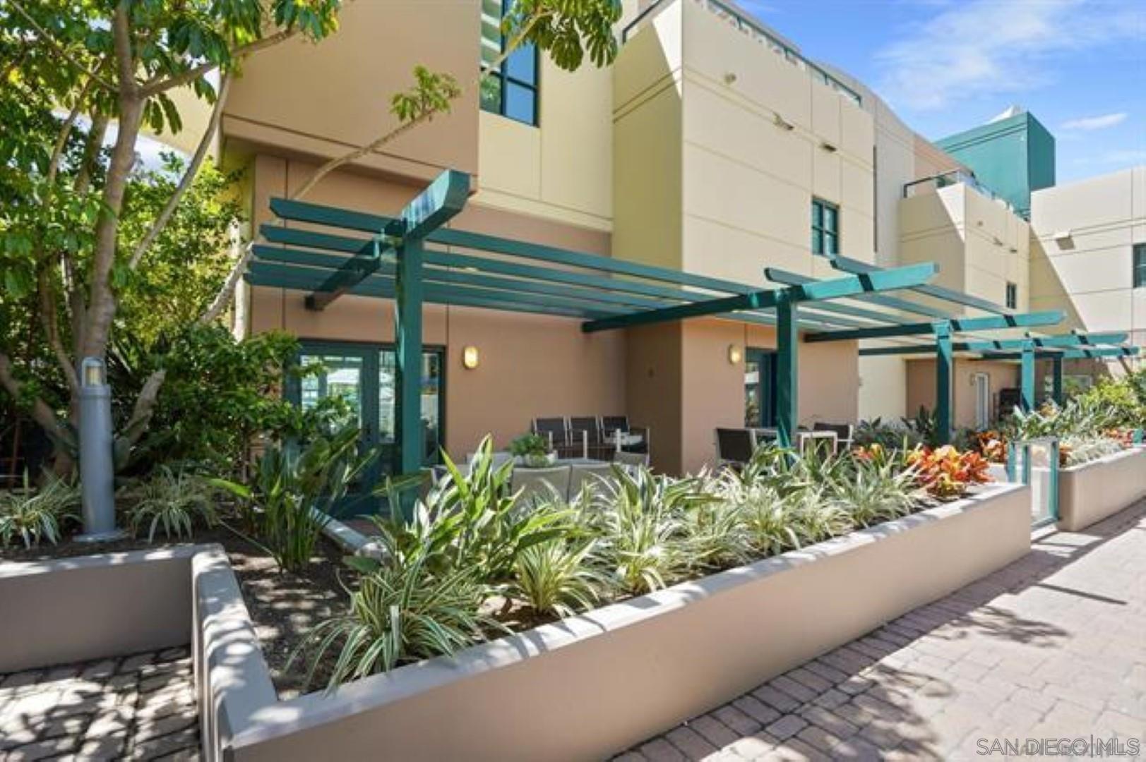 Detail Gallery Image 15 of 42 For 160 W Island Ave, San Diego,  CA 92101 - 3 Beds | 2/1 Baths