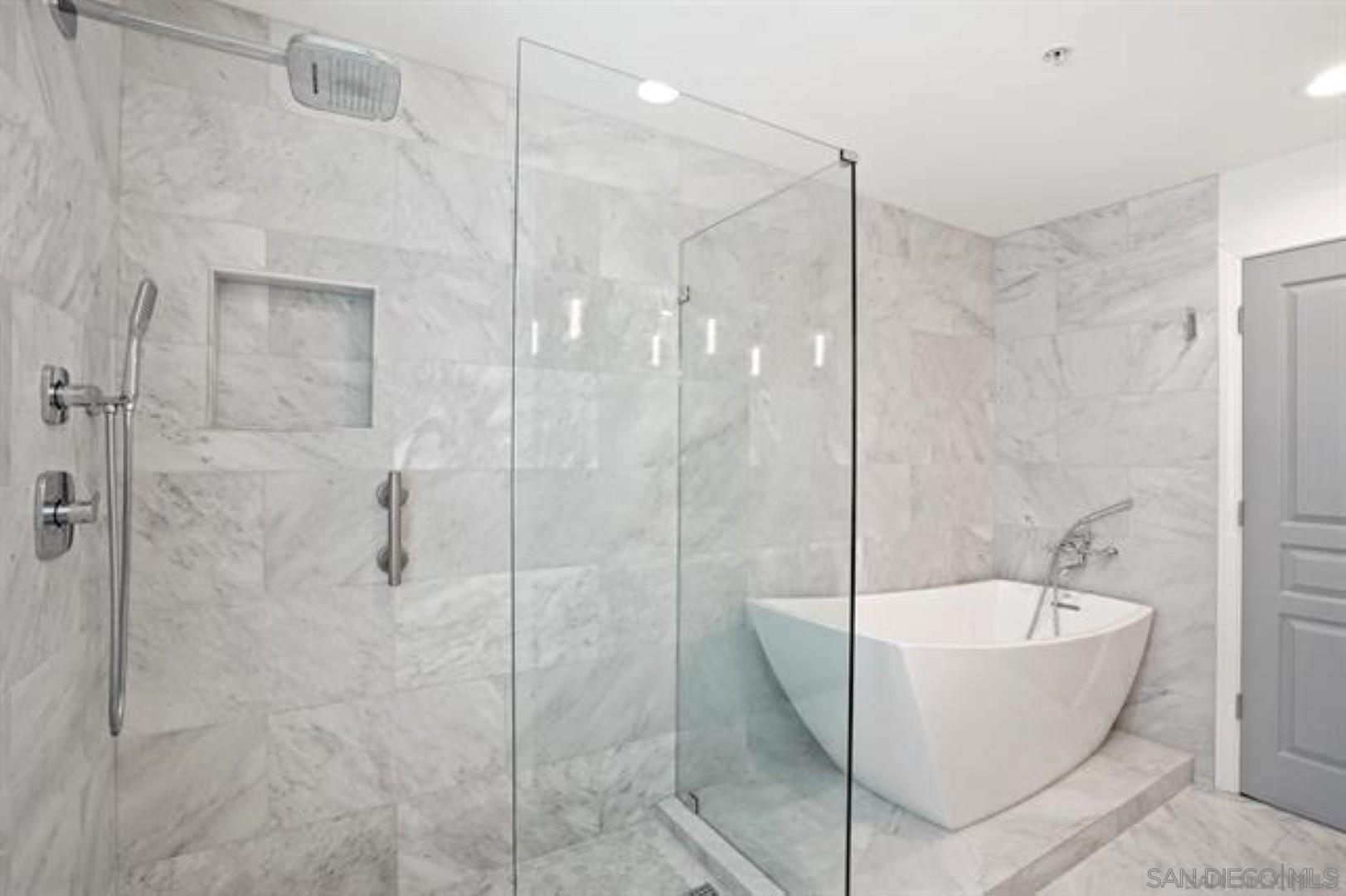 Detail Gallery Image 22 of 42 For 160 W Island Ave, San Diego,  CA 92101 - 3 Beds | 2/1 Baths