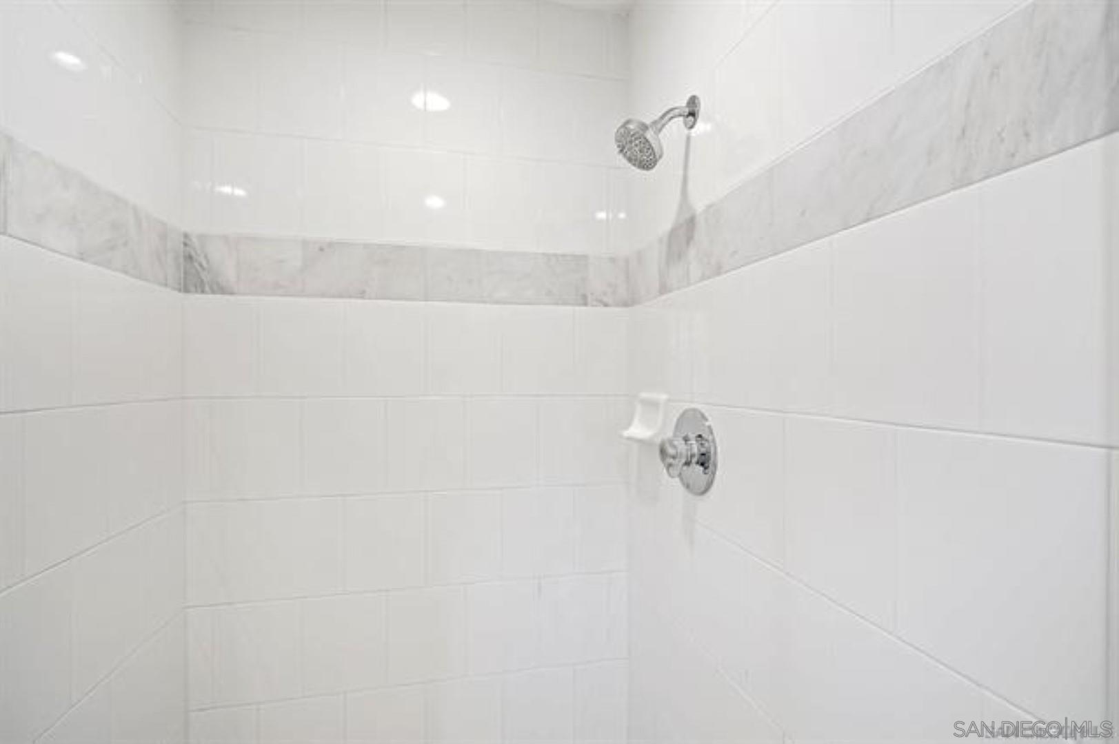 Detail Gallery Image 25 of 42 For 160 W Island Ave, San Diego,  CA 92101 - 3 Beds | 2/1 Baths