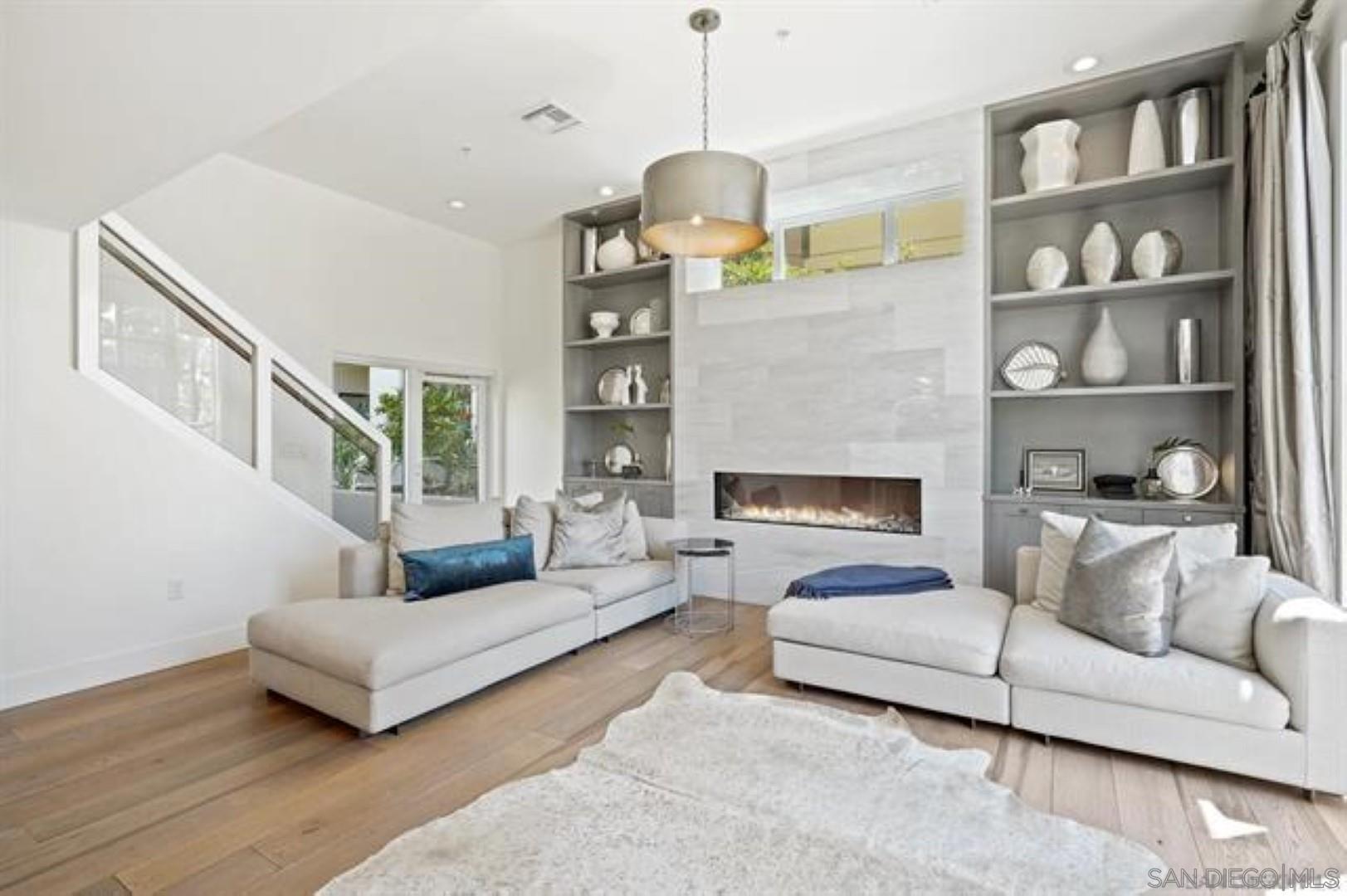 Detail Gallery Image 5 of 42 For 160 W Island Ave, San Diego,  CA 92101 - 3 Beds | 2/1 Baths