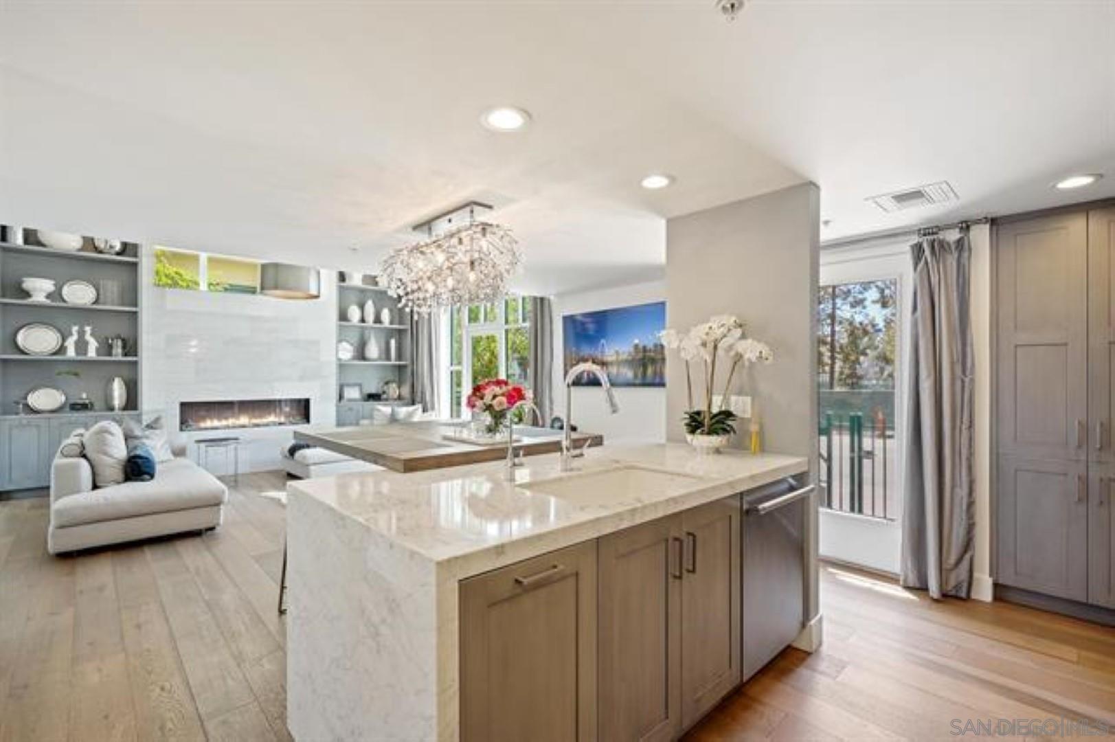 Detail Gallery Image 10 of 42 For 160 W Island Ave, San Diego,  CA 92101 - 3 Beds | 2/1 Baths