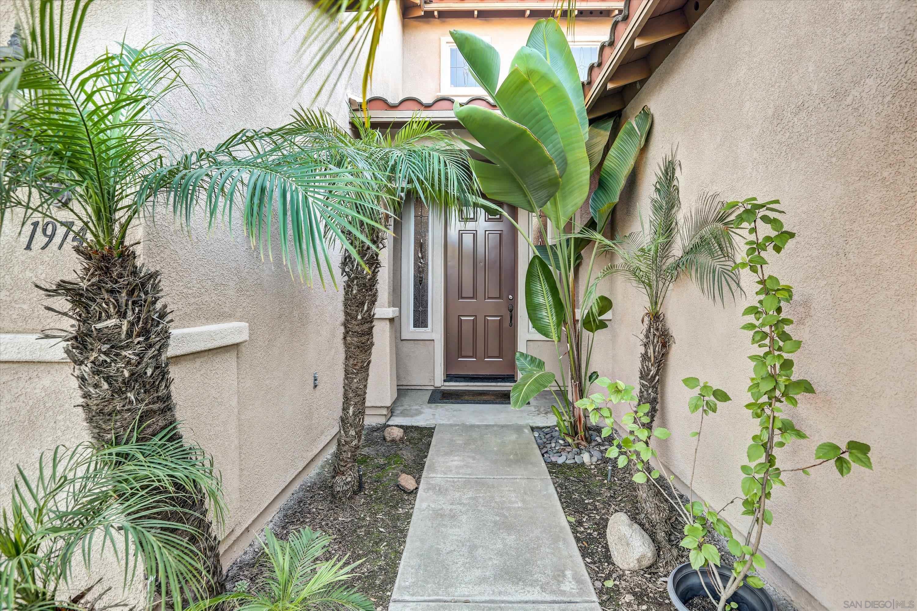 Detail Gallery Image 3 of 36 For 1974  Meeks Bay Dr, Chula Vista,  CA 91913 - 4 Beds | 3 Baths