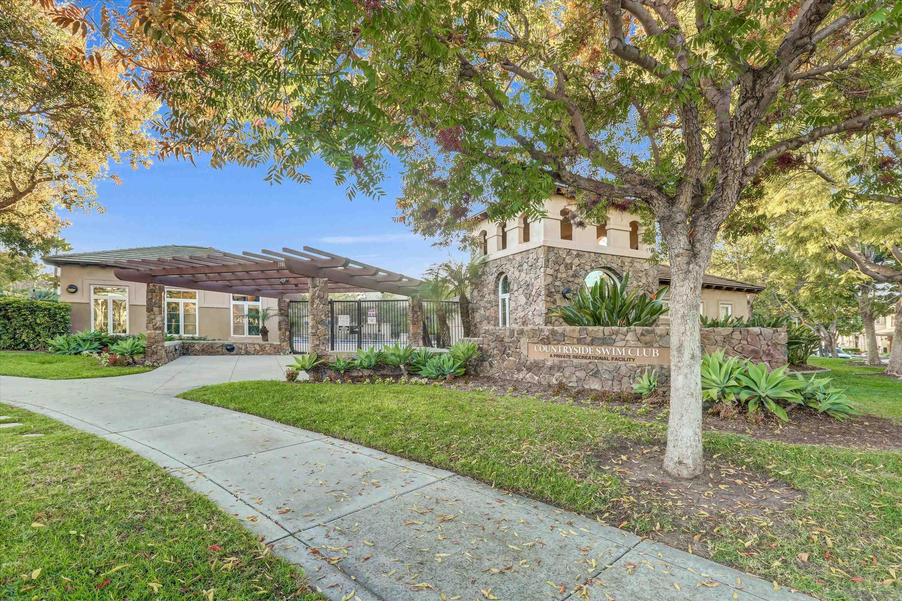 Detail Gallery Image 31 of 36 For 1974  Meeks Bay Dr, Chula Vista,  CA 91913 - 4 Beds | 3 Baths