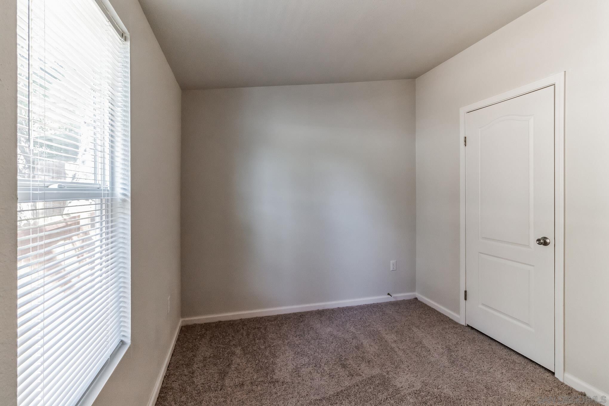 Detail Gallery Image 11 of 18 For 22899  Byron Rd  #35,  Crestline,  CA 92325 - 3 Beds | 2 Baths