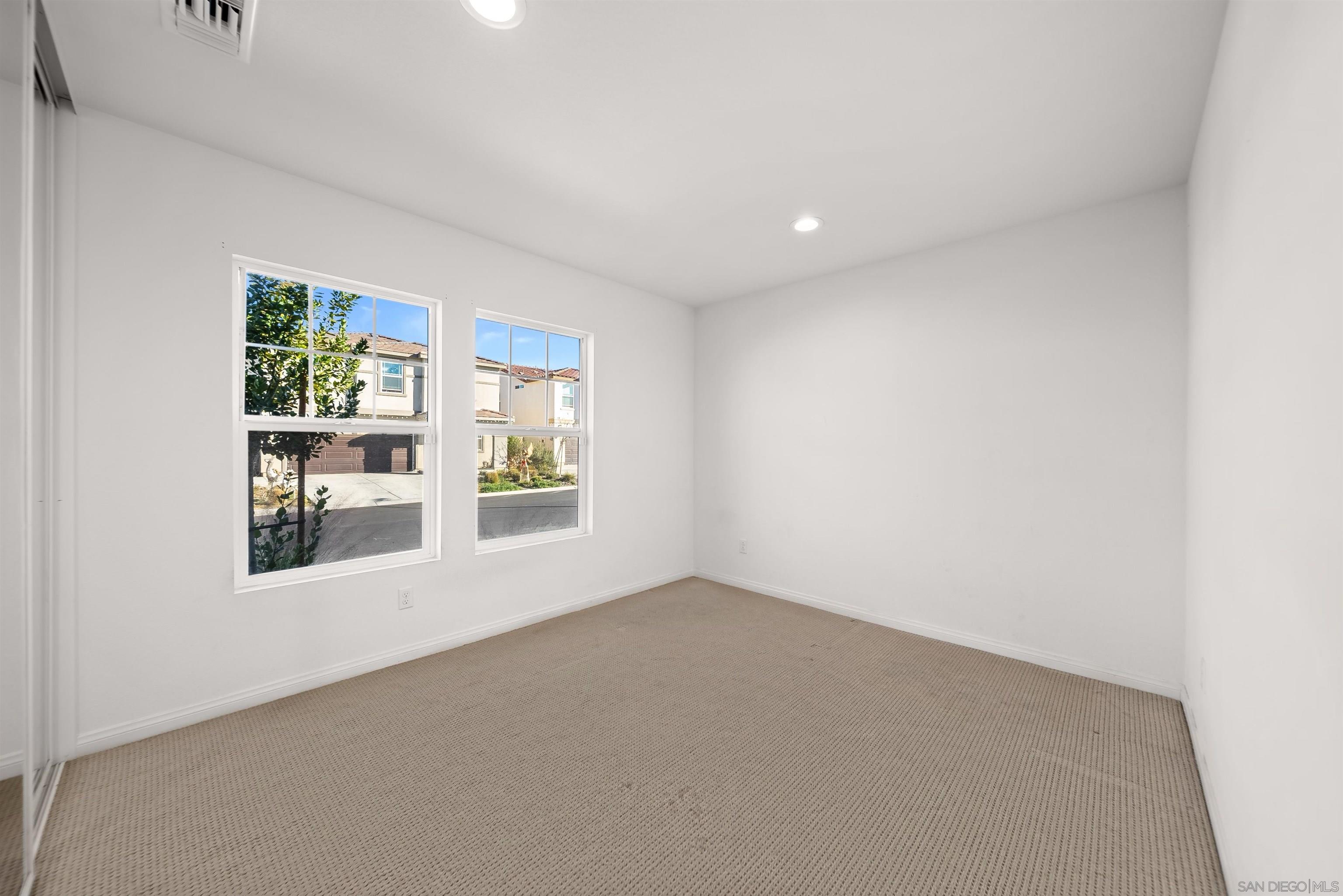 Detail Gallery Image 11 of 19 For 20075  Sanquinella Cir, Riverside,  CA 92507 - 3 Beds | 2 Baths