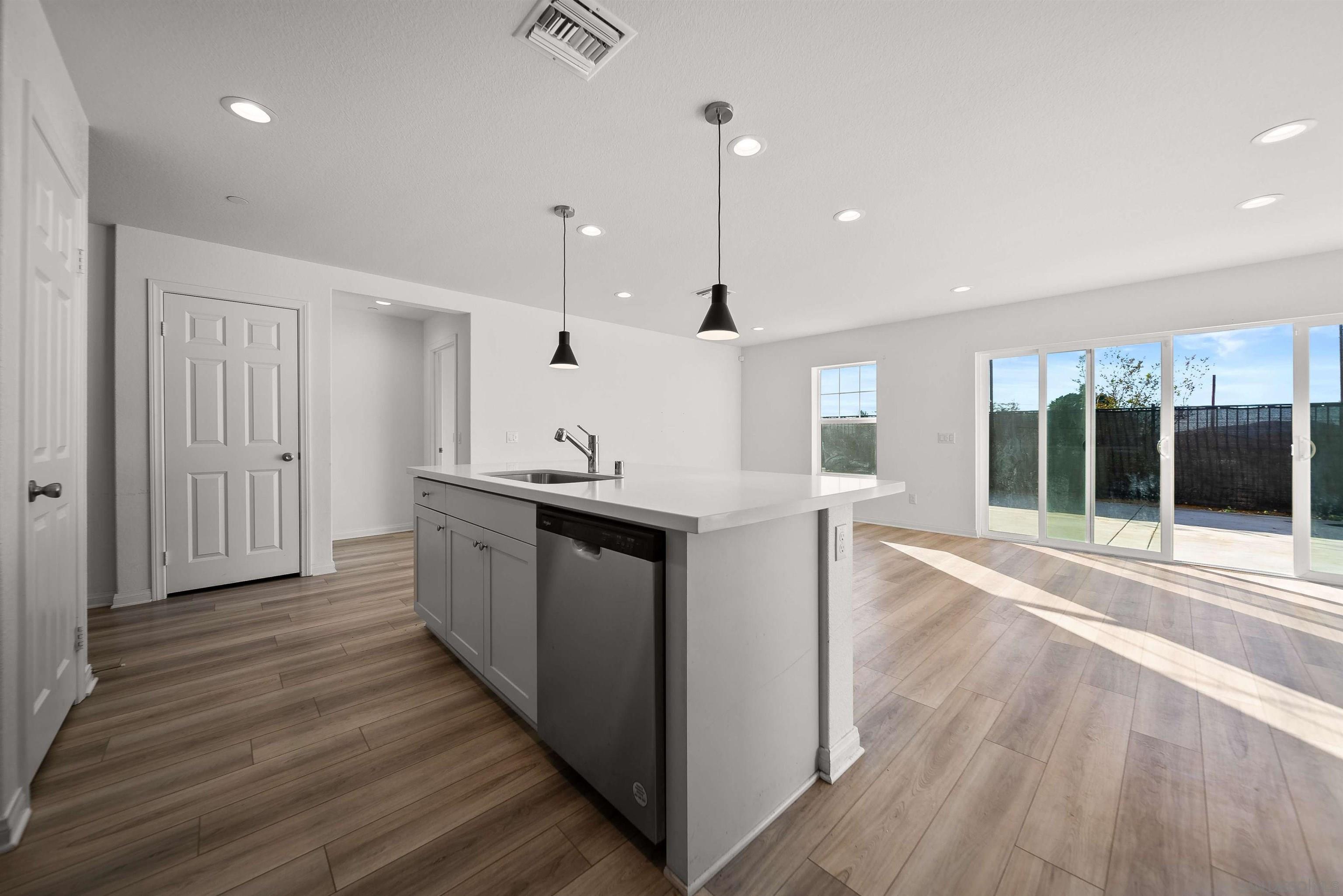 Detail Gallery Image 5 of 14 For 20075  Sanquinella Cir, Riverside,  CA 92507 - 3 Beds | 2 Baths